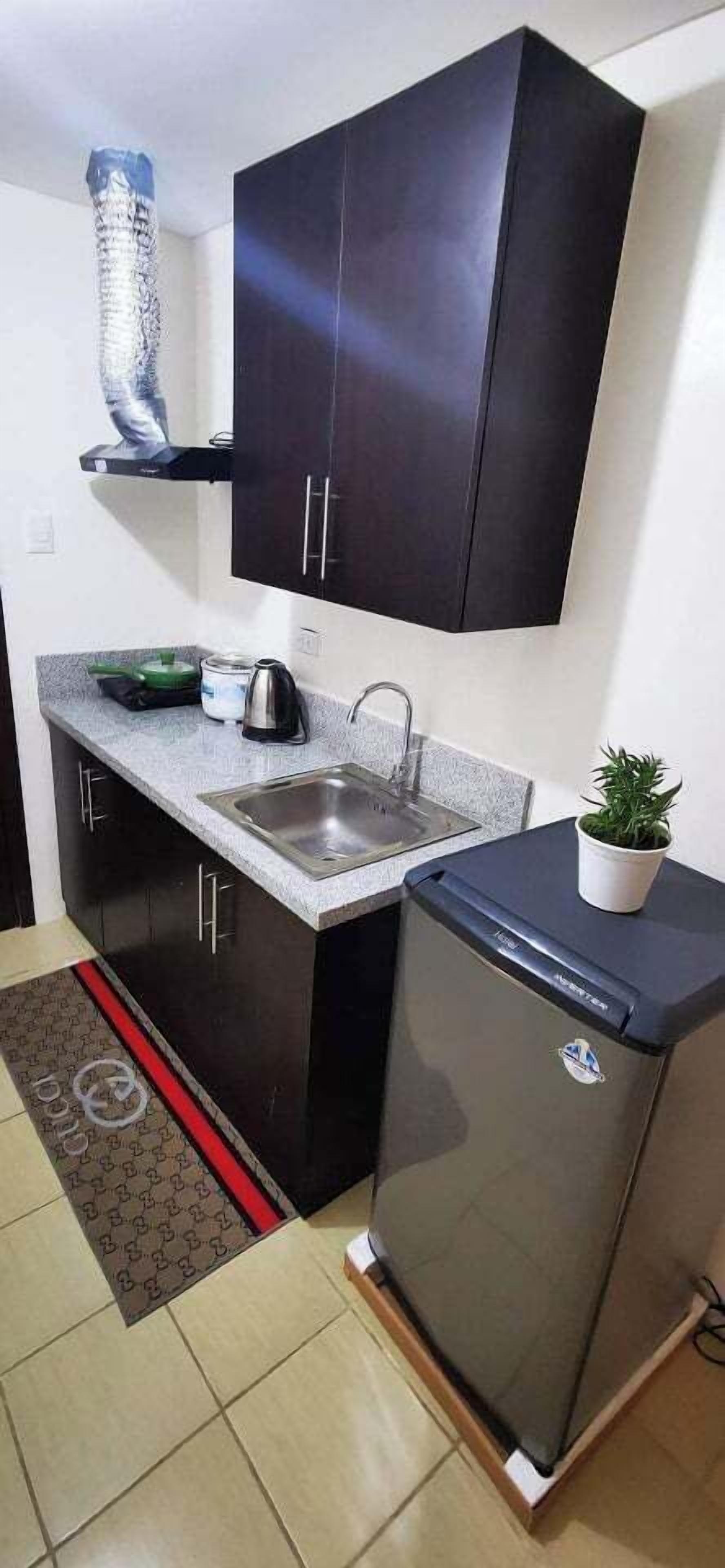 2BR/Pioneer Woodland connected to Metro Rail Station SM Light Boni Mandaluyong Manila Philippines 3*