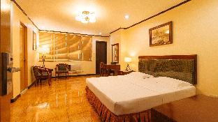 Peace Hotel by RedDoorz 1*