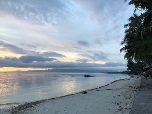 Sea View Resort 5*