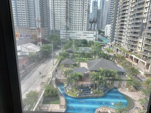 Flair Towers Staycation with Pool 4*