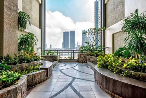 Flair Towers Staycation with Pool 4*