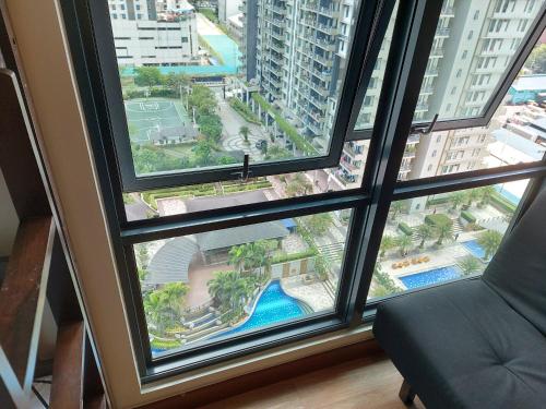 Flair Towers Staycation with Pool 4*
