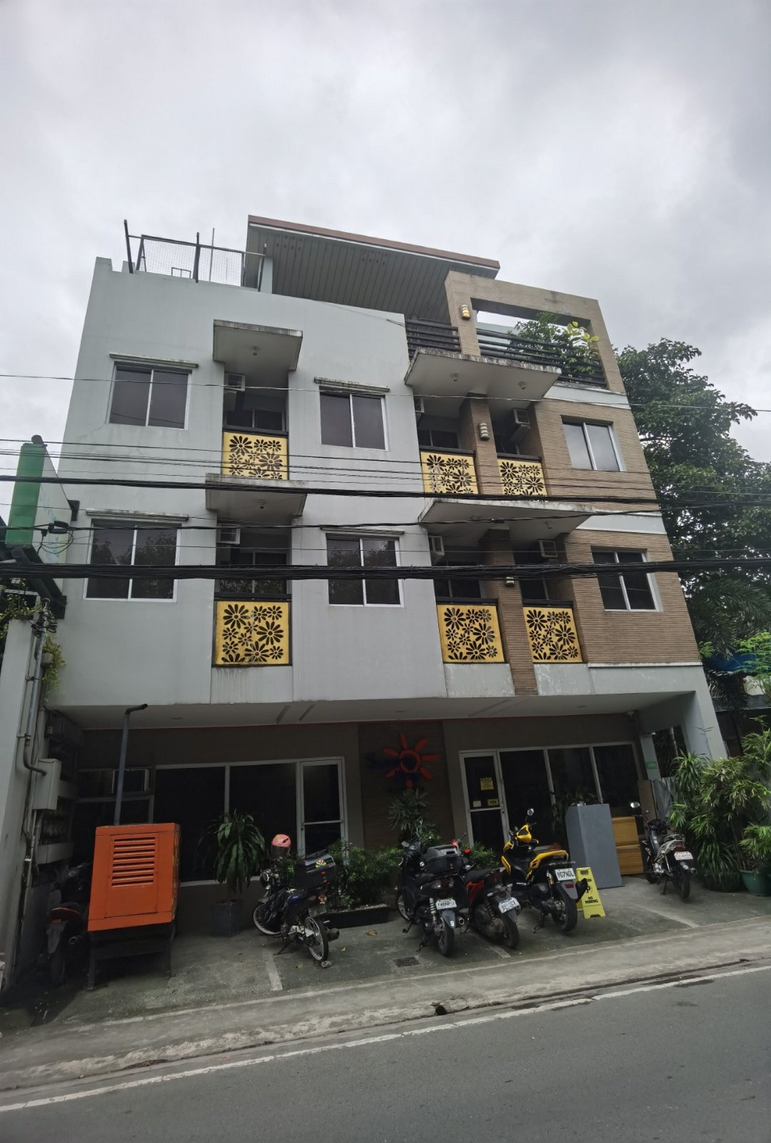 Sunny Day Residences Cainta 3*