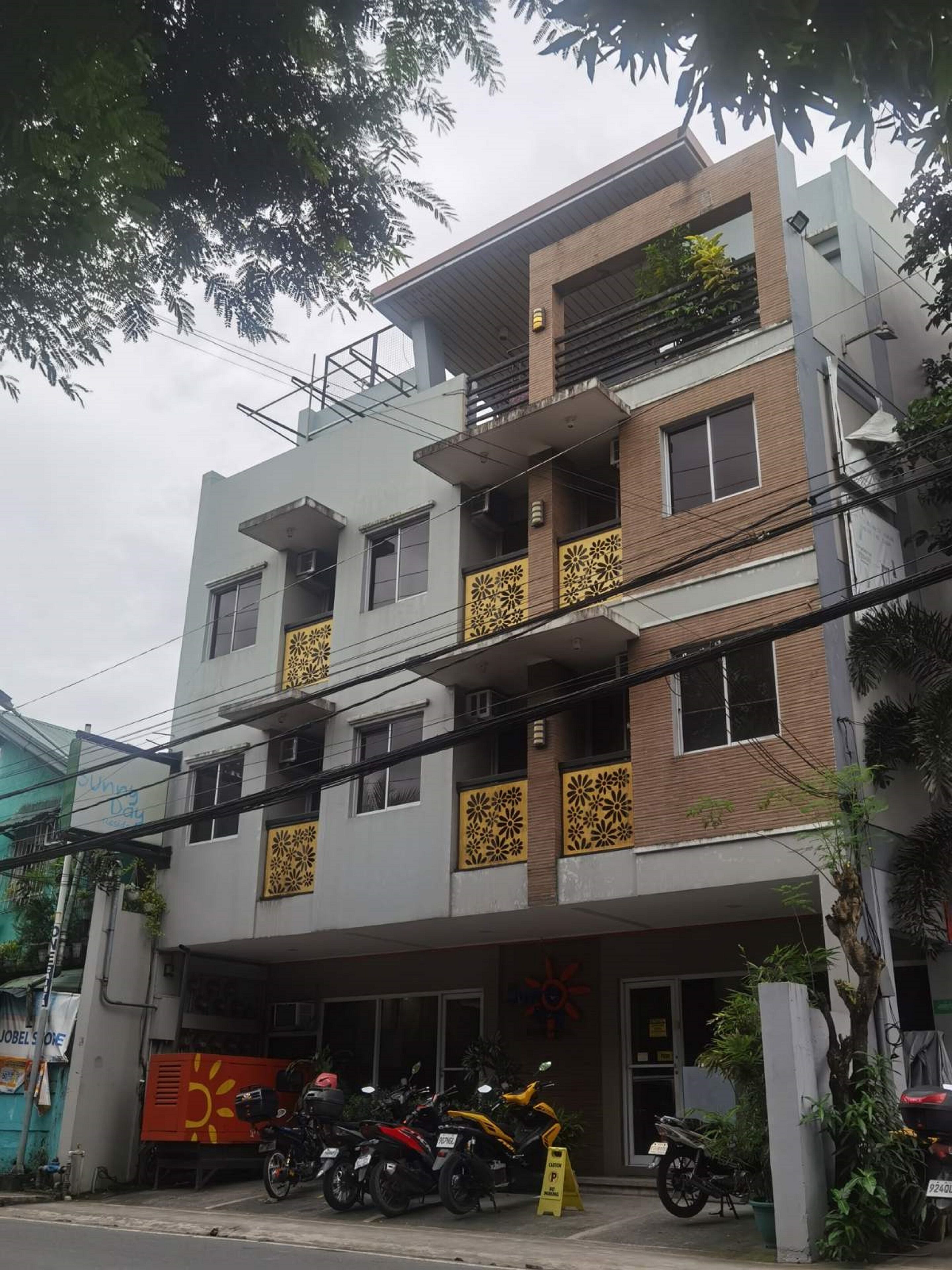 Sunny Day Residences Cainta 3*