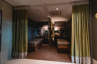 One Uptown Residence 0*
