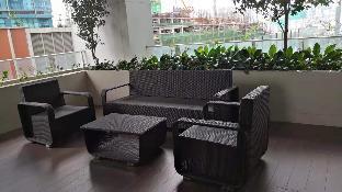 One Uptown Residence 0*