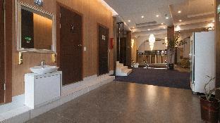 RedDoorz Premium @ Regency Sunset Hotel 1*