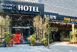 RedDoorz Premium @ Regency Sunset Hotel 1*