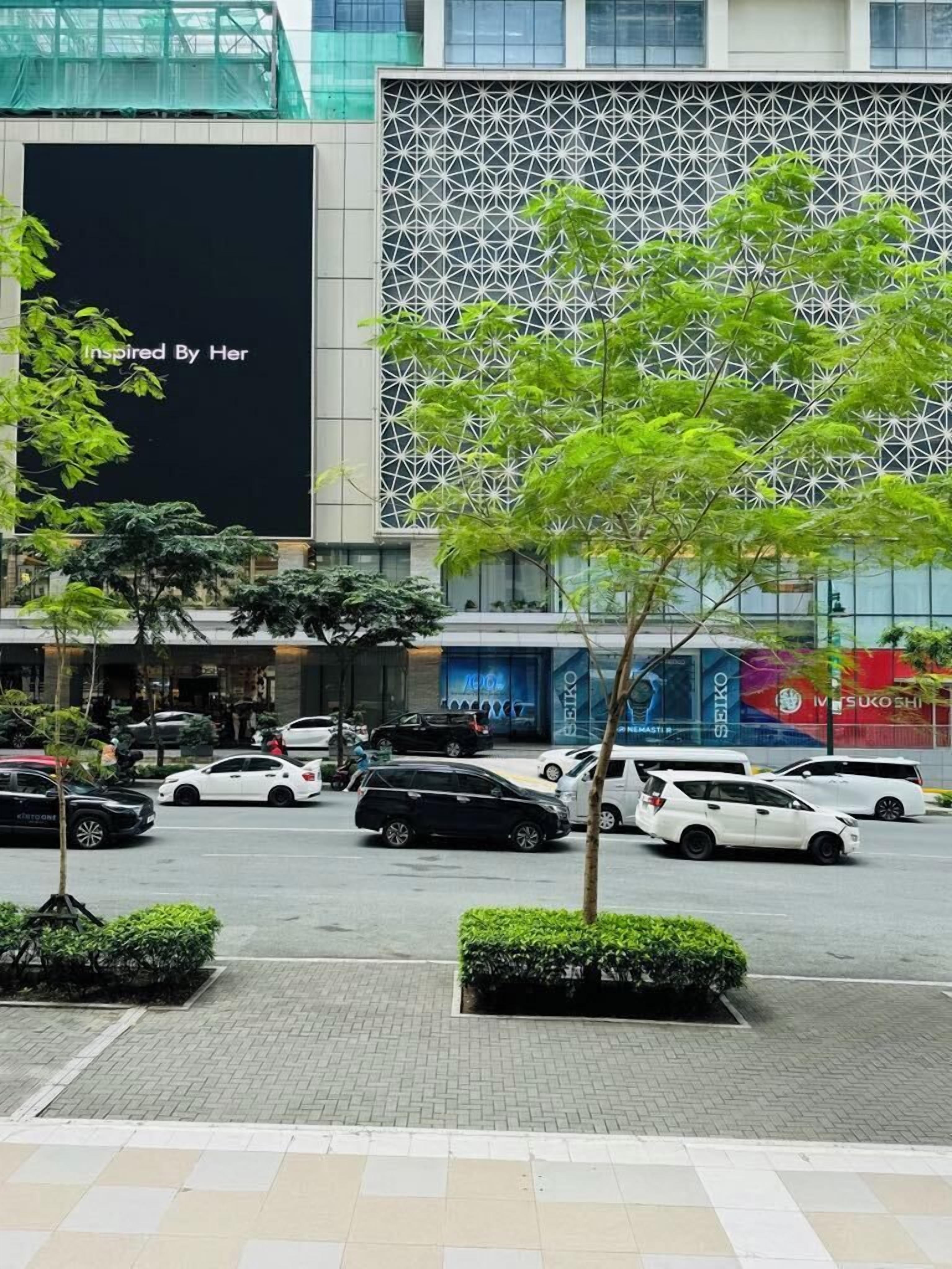 Andi and Frances' Place at BGC 3*