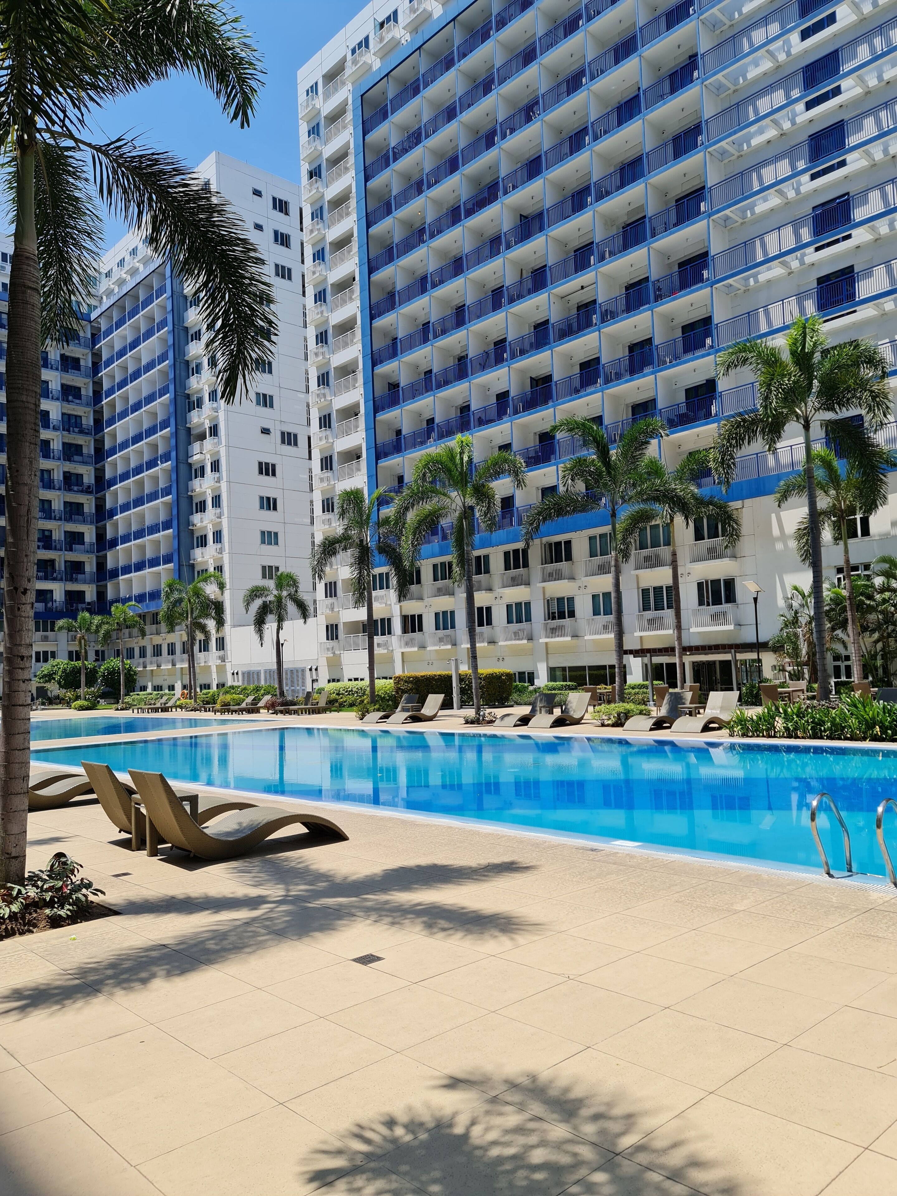 Sea Residences - Condo R Us 3*