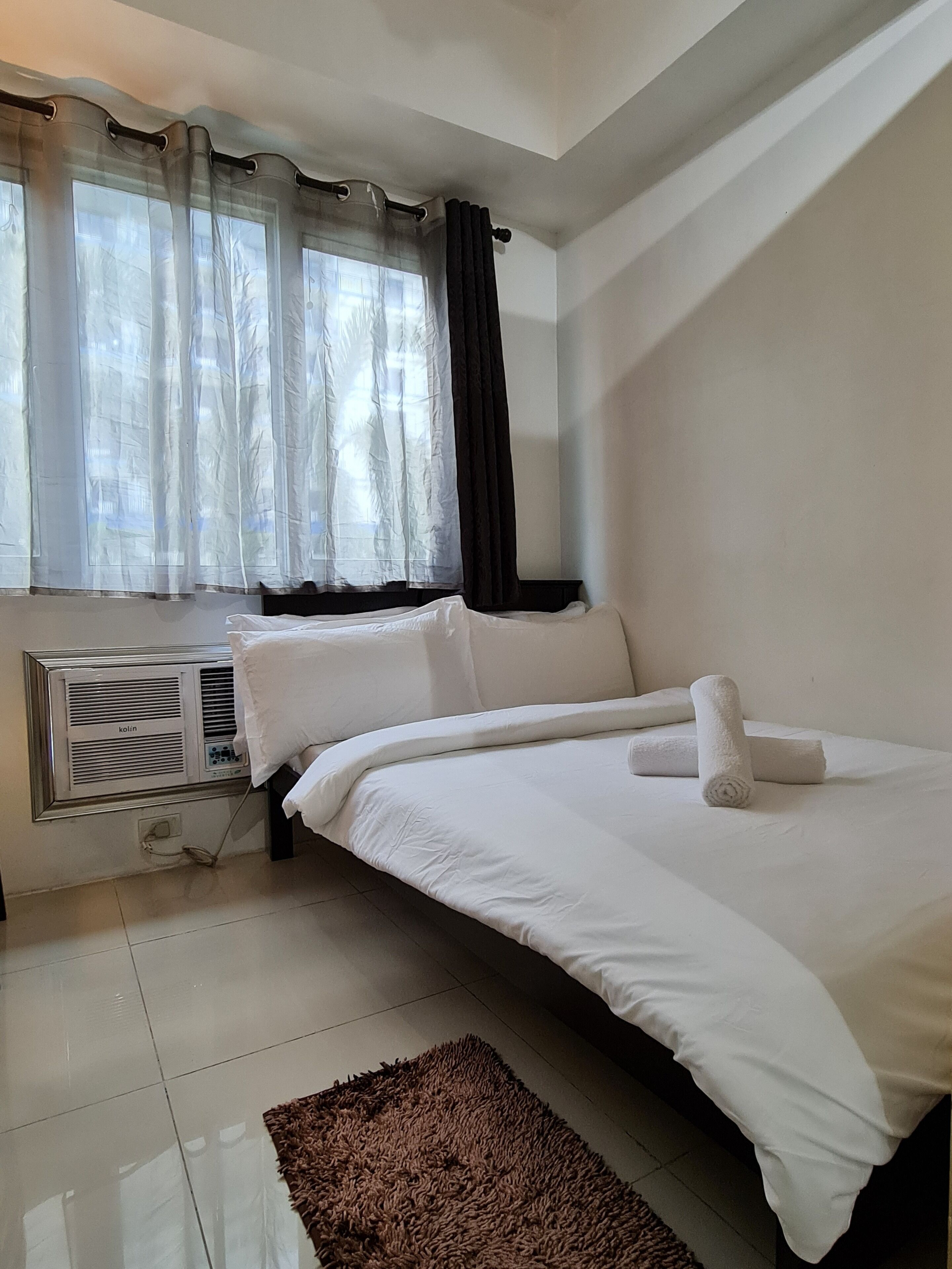 Sea Residences - Condo R Us 3*