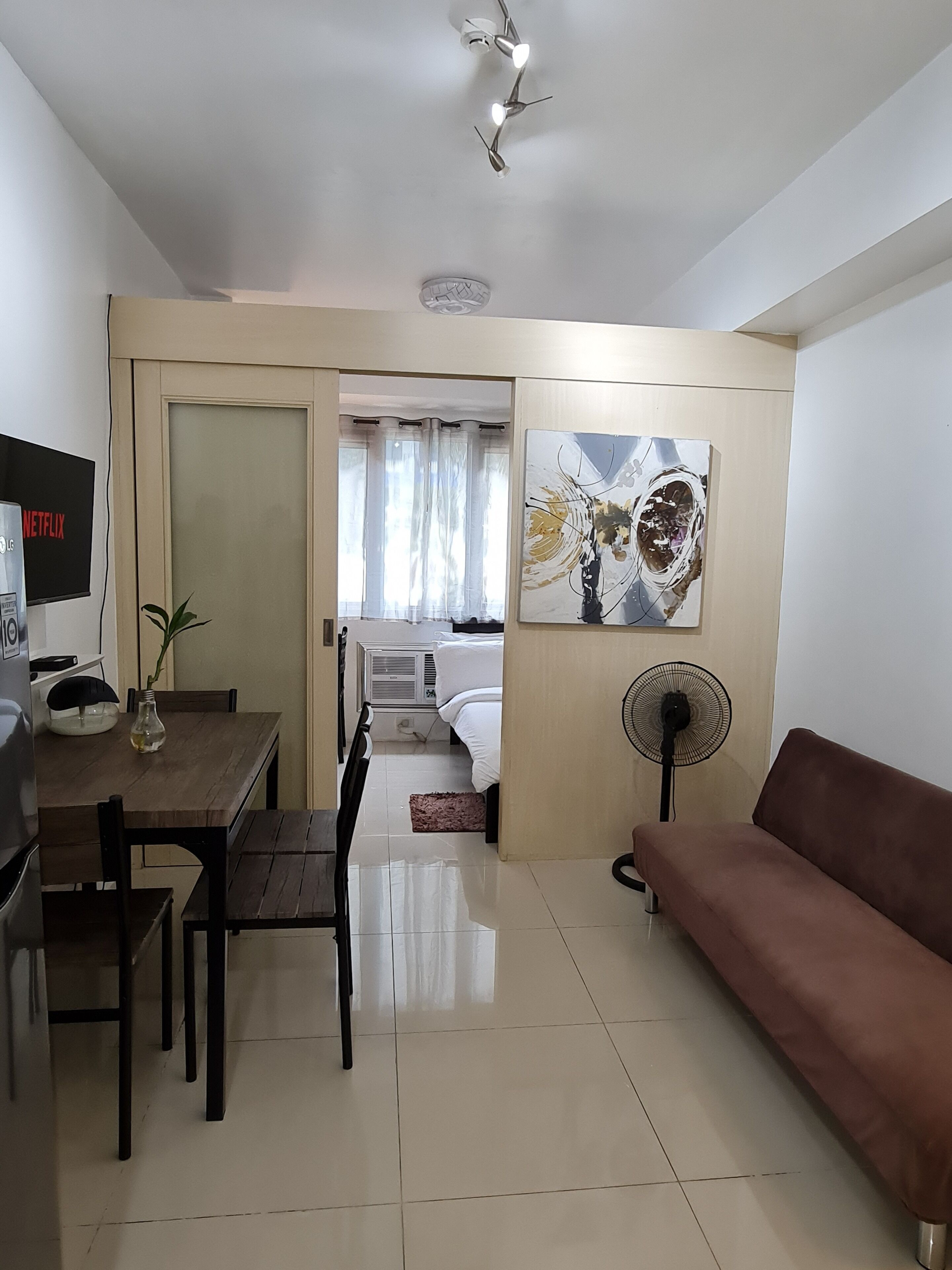 Sea Residences - Condo R Us 3*