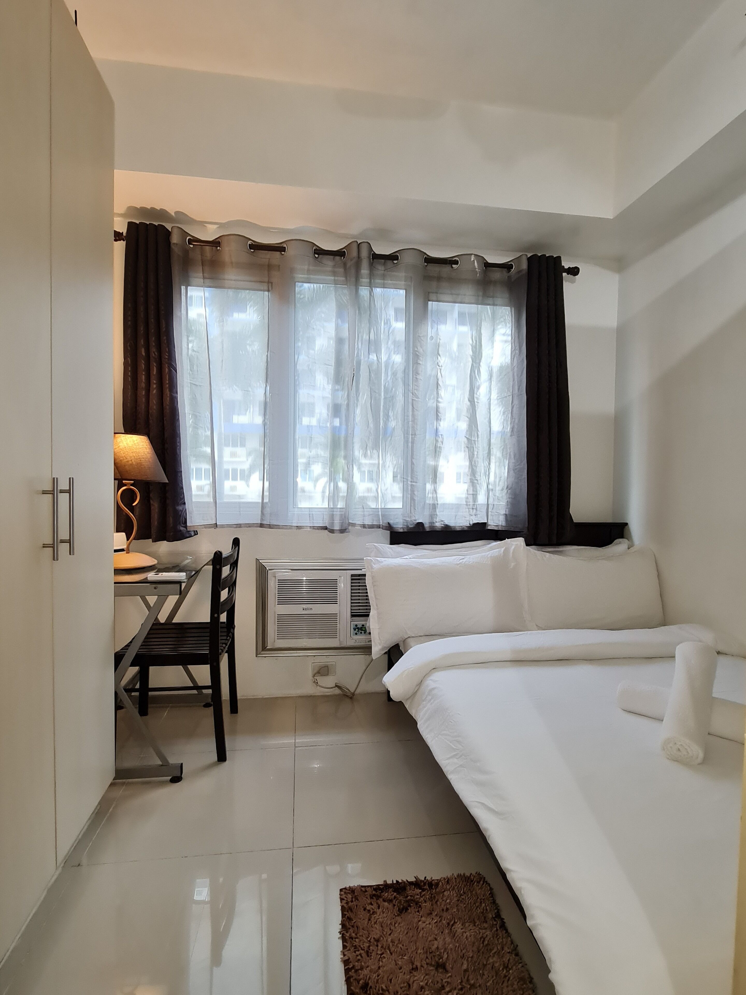Sea Residences - Condo R Us 3*
