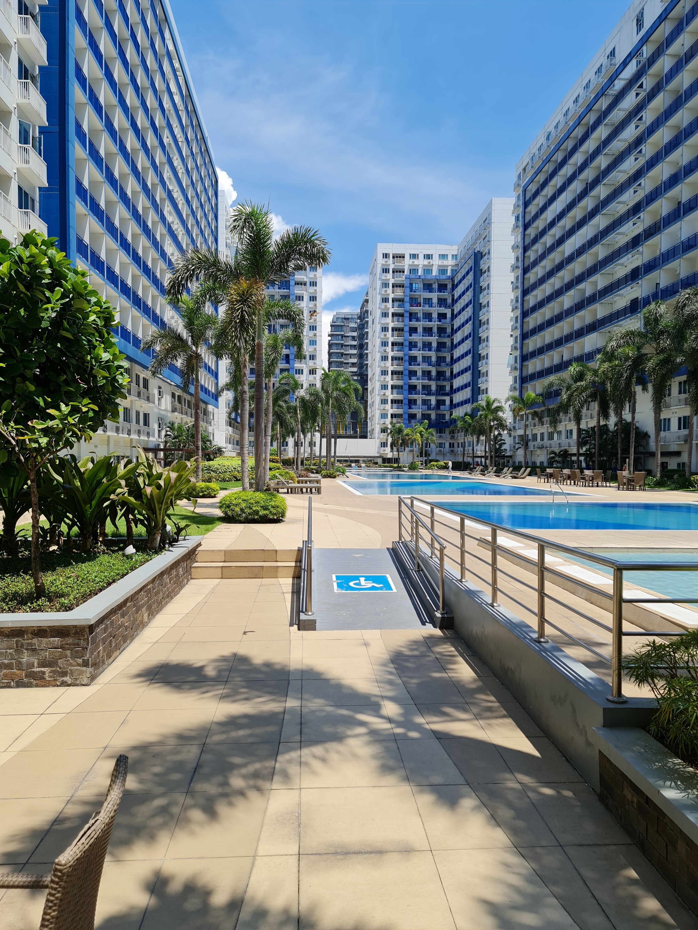 Sea Residences - Condo R Us 3*
