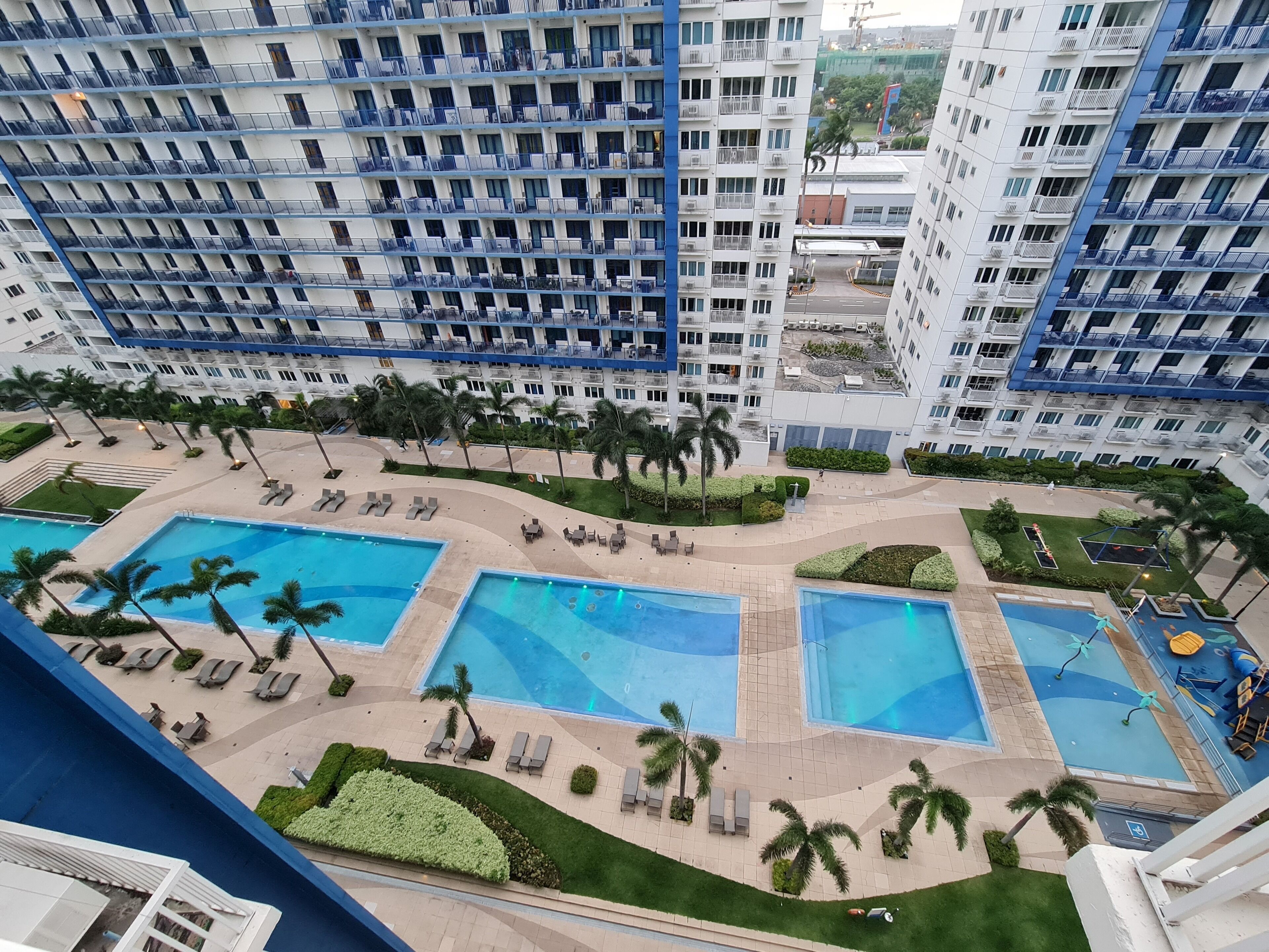 Sea Residences - Condo R Us 3*