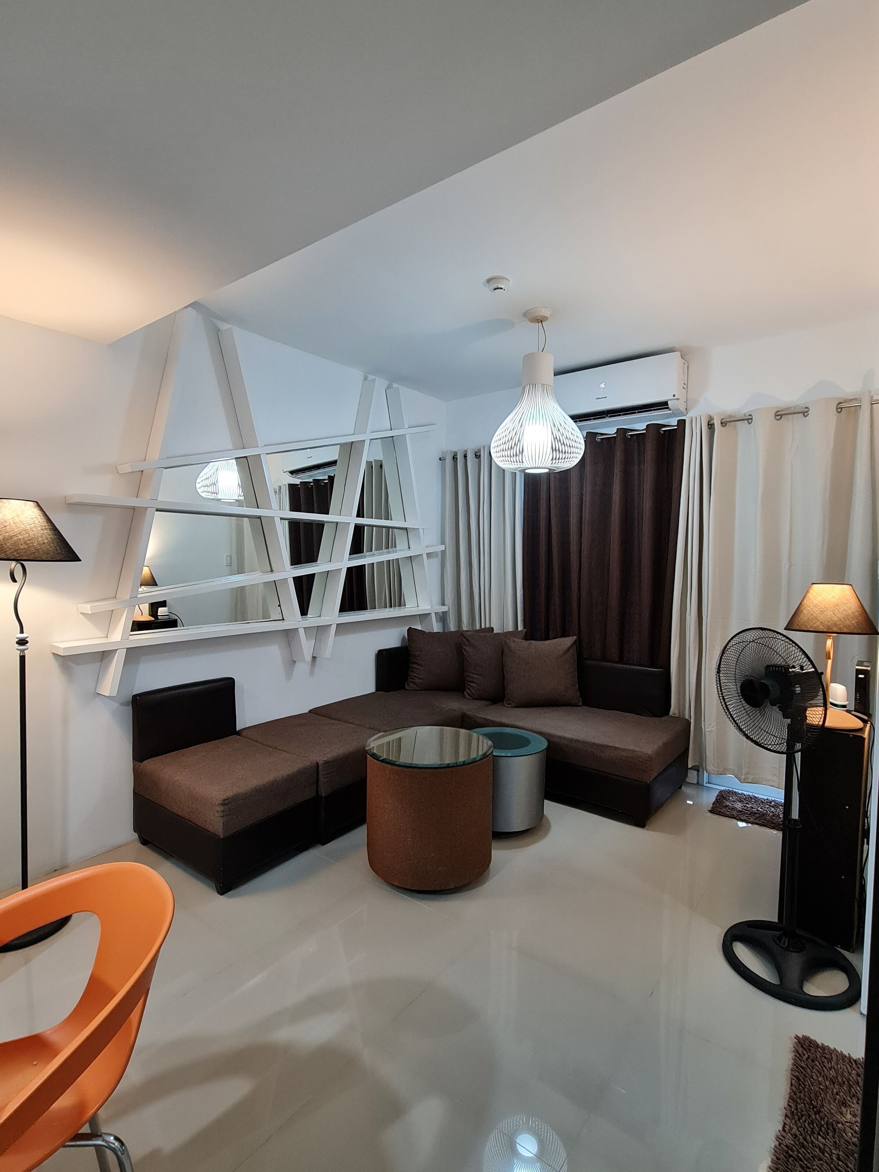 Sea Residences - Condo R Us 3*