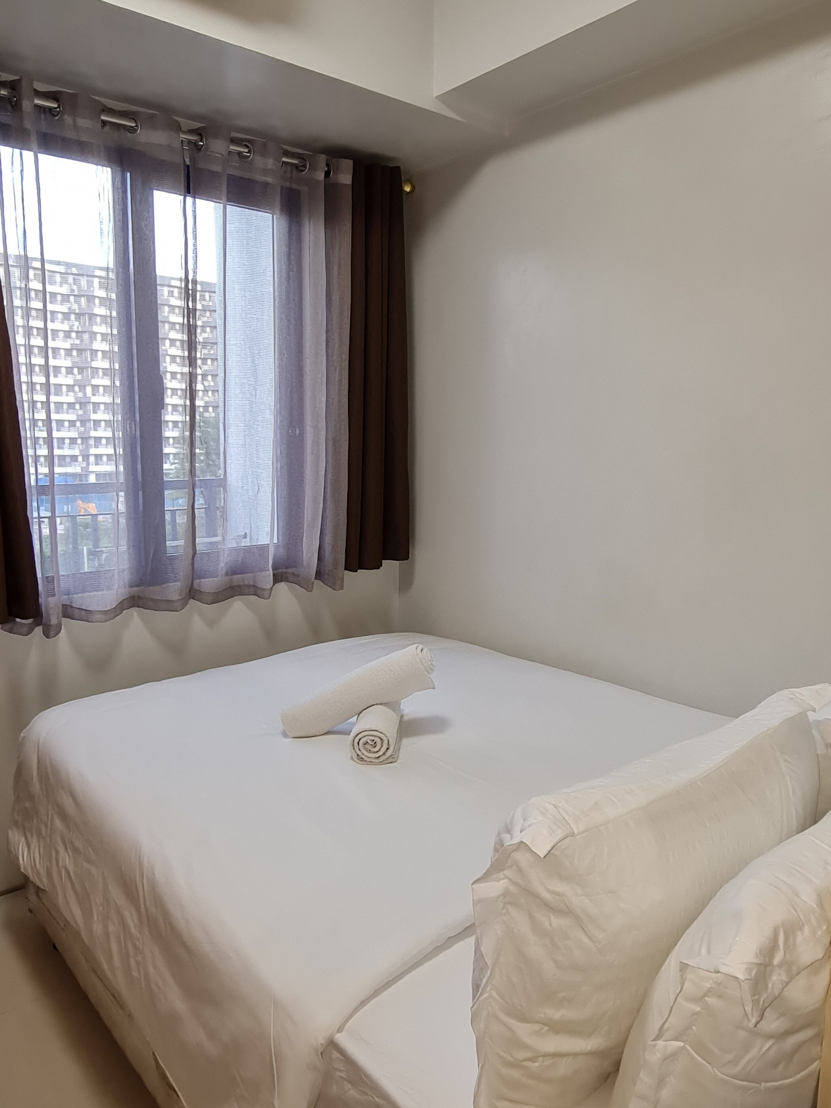 Sea Residences - Condo R Us 3*