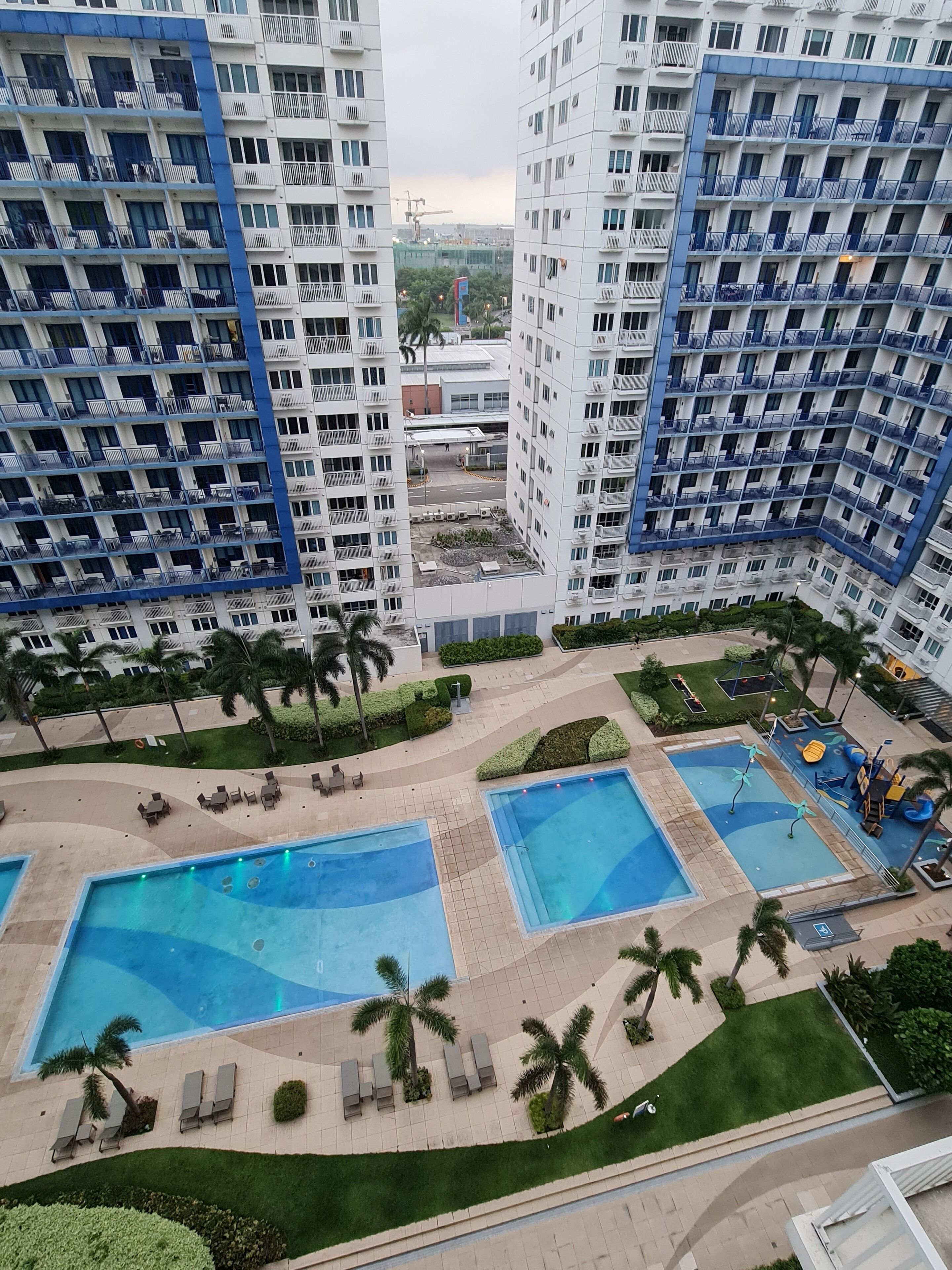 Sea Residences - Condo R Us 3*