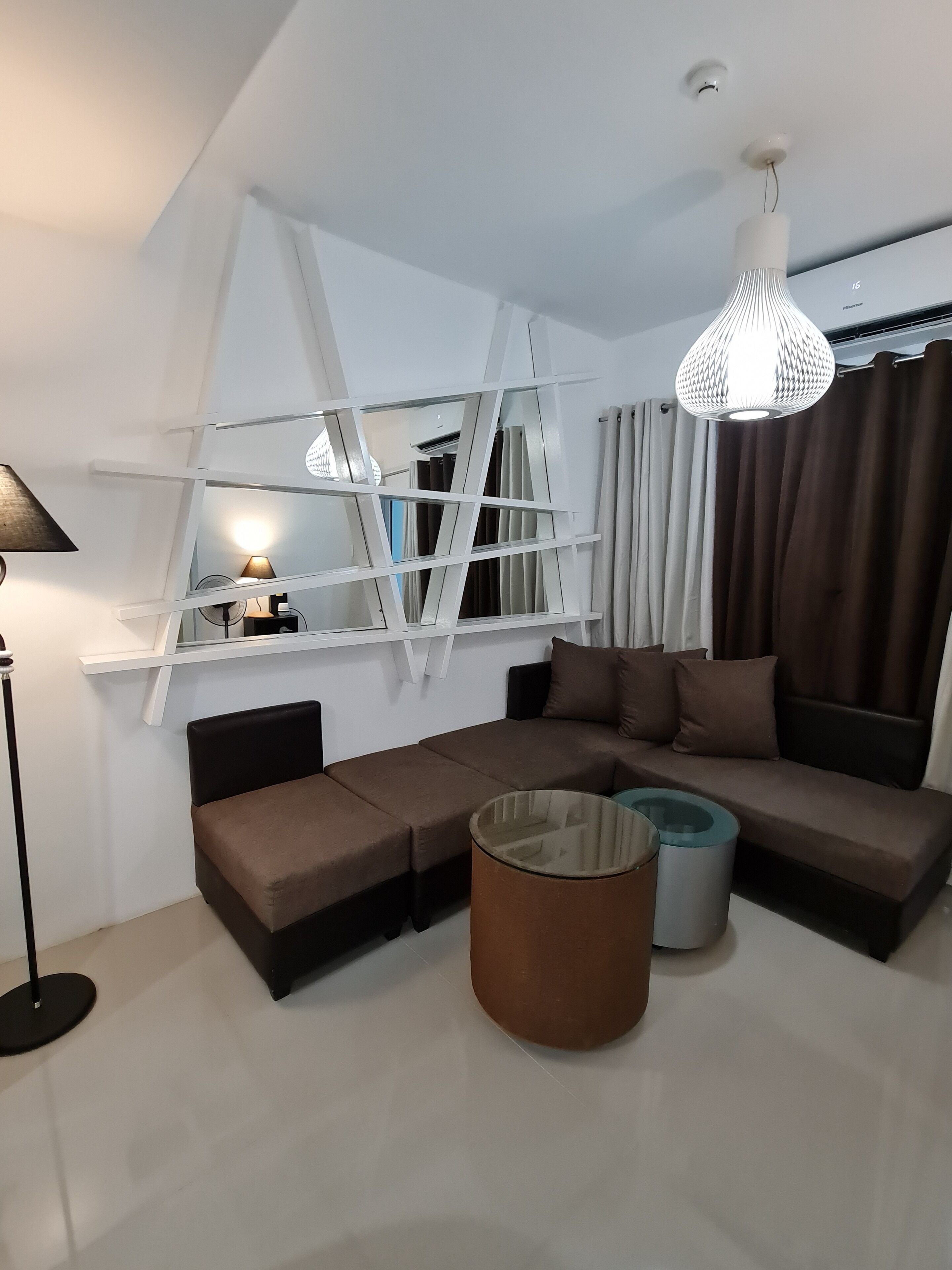 Sea Residences - Condo R Us 3*