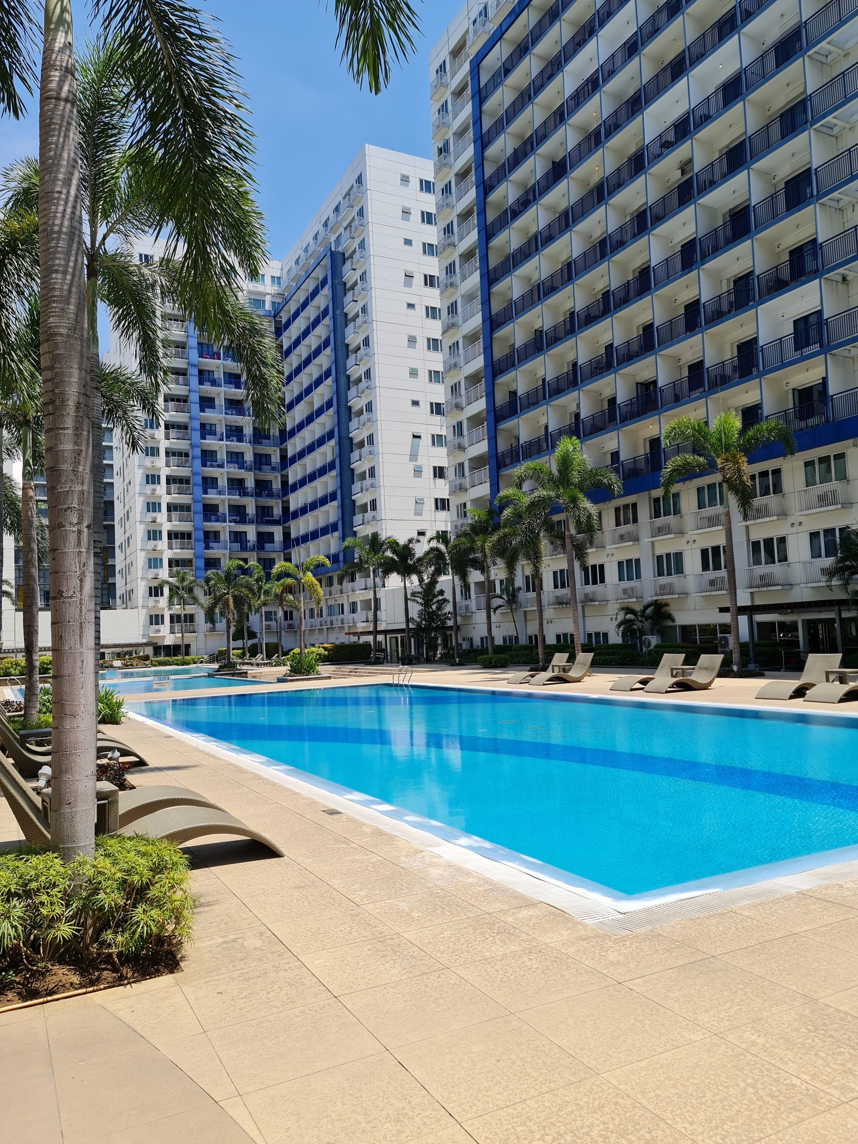 Sea Residences - Condo R Us 3*