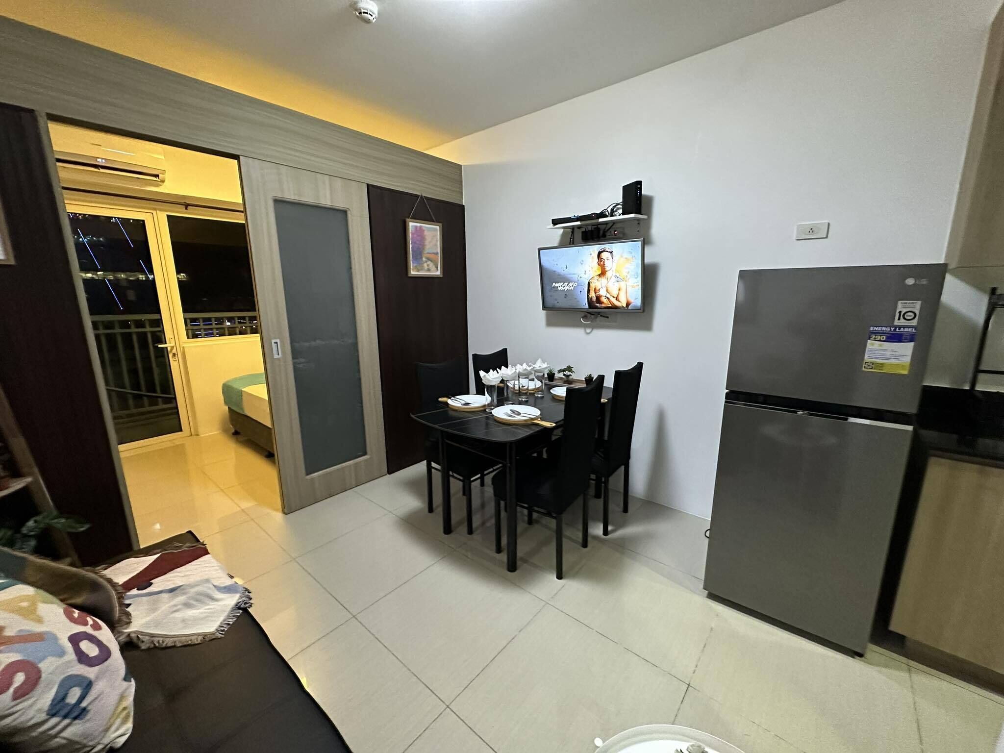 Shore Residences Stays by PBYY 3*