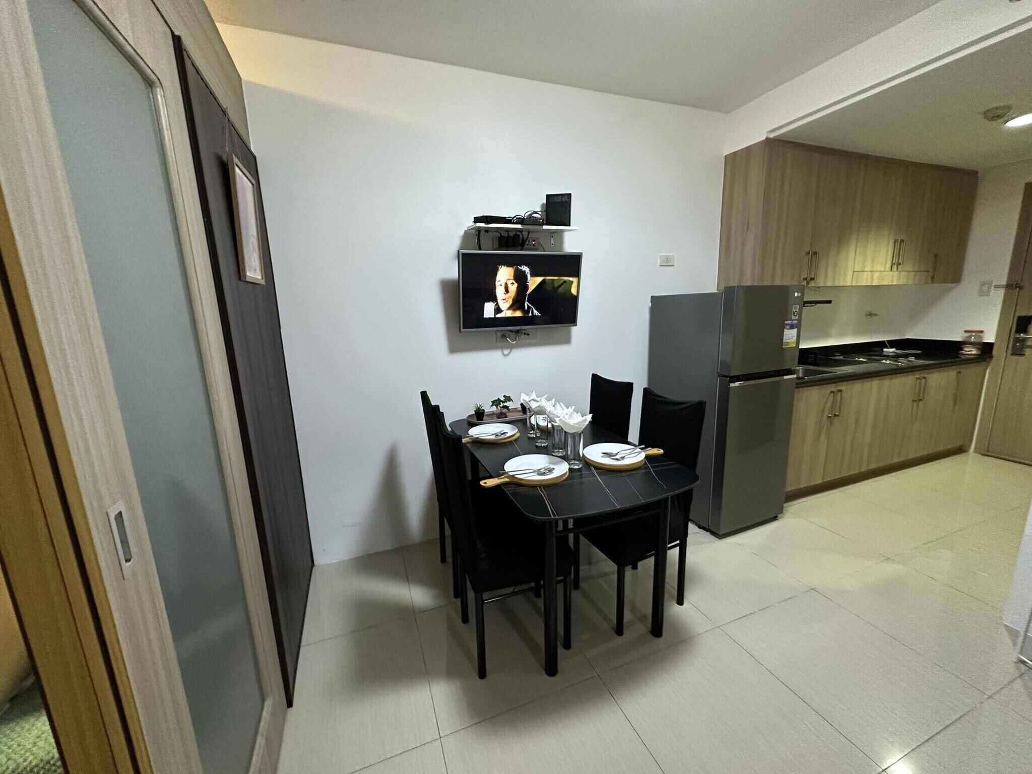 Shore Residences Stays by PBYY 3*