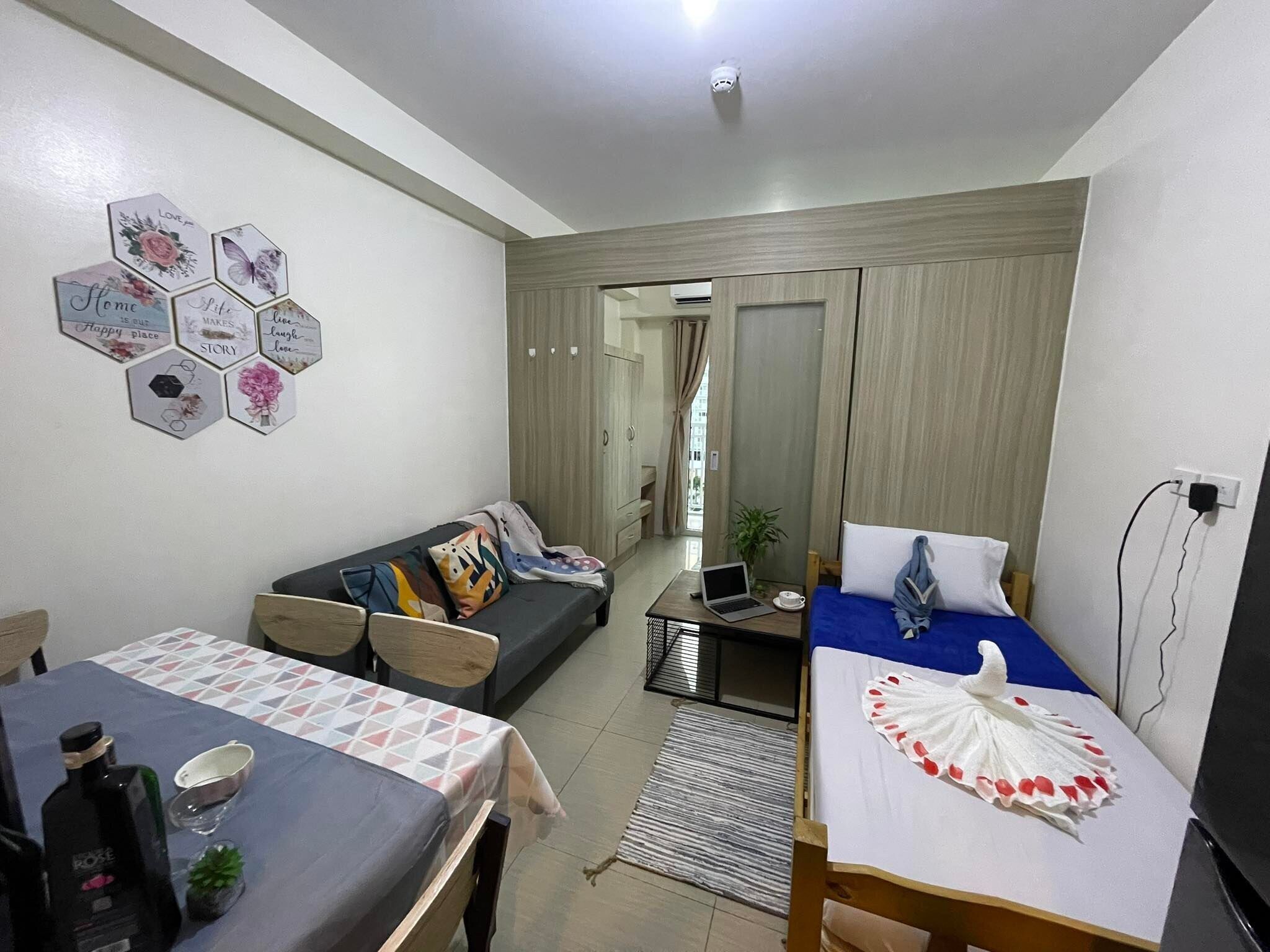 Shore Residences Stays by PBYY 3*