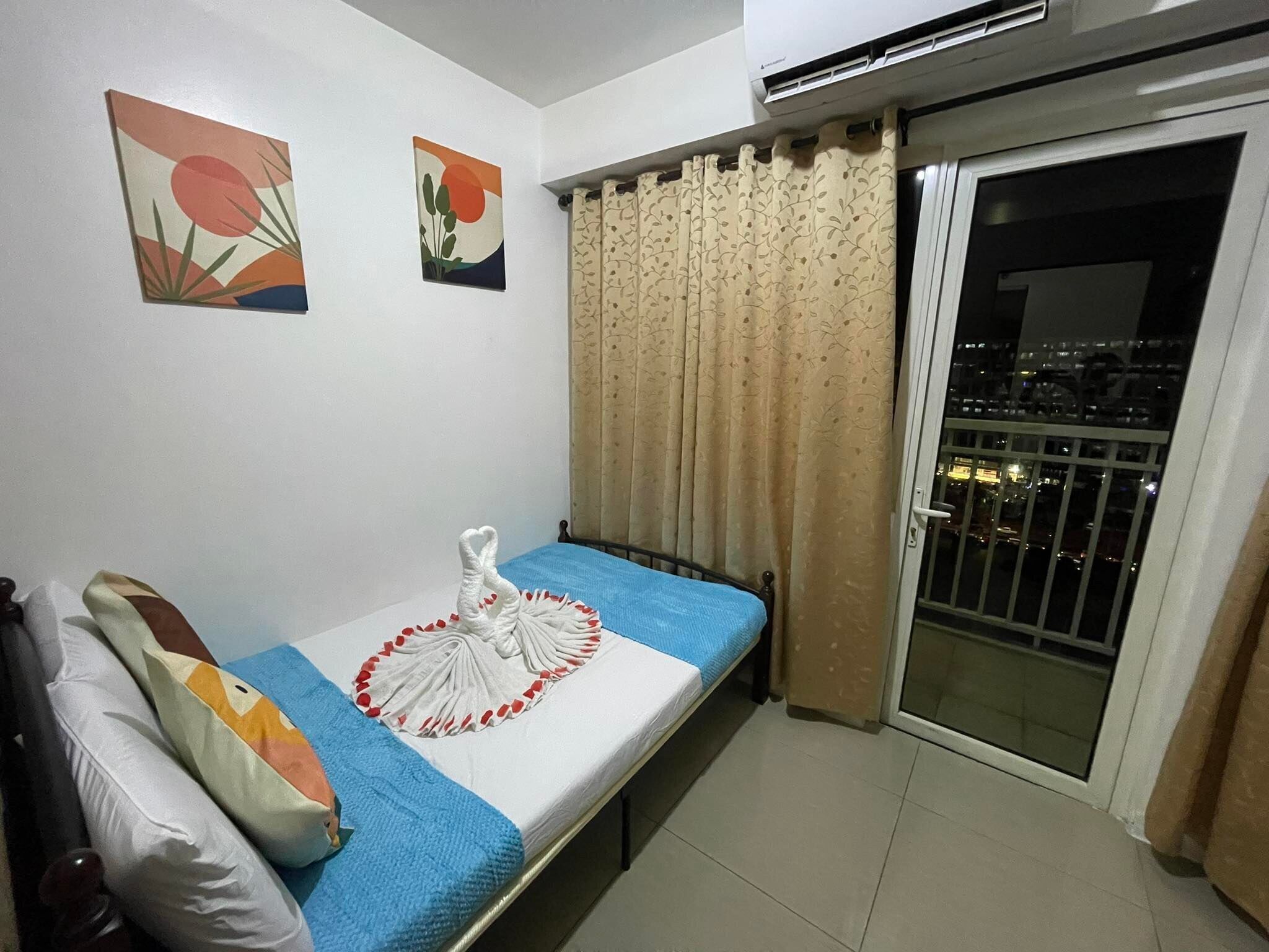 Shore Residences Stays by PBYY 3*