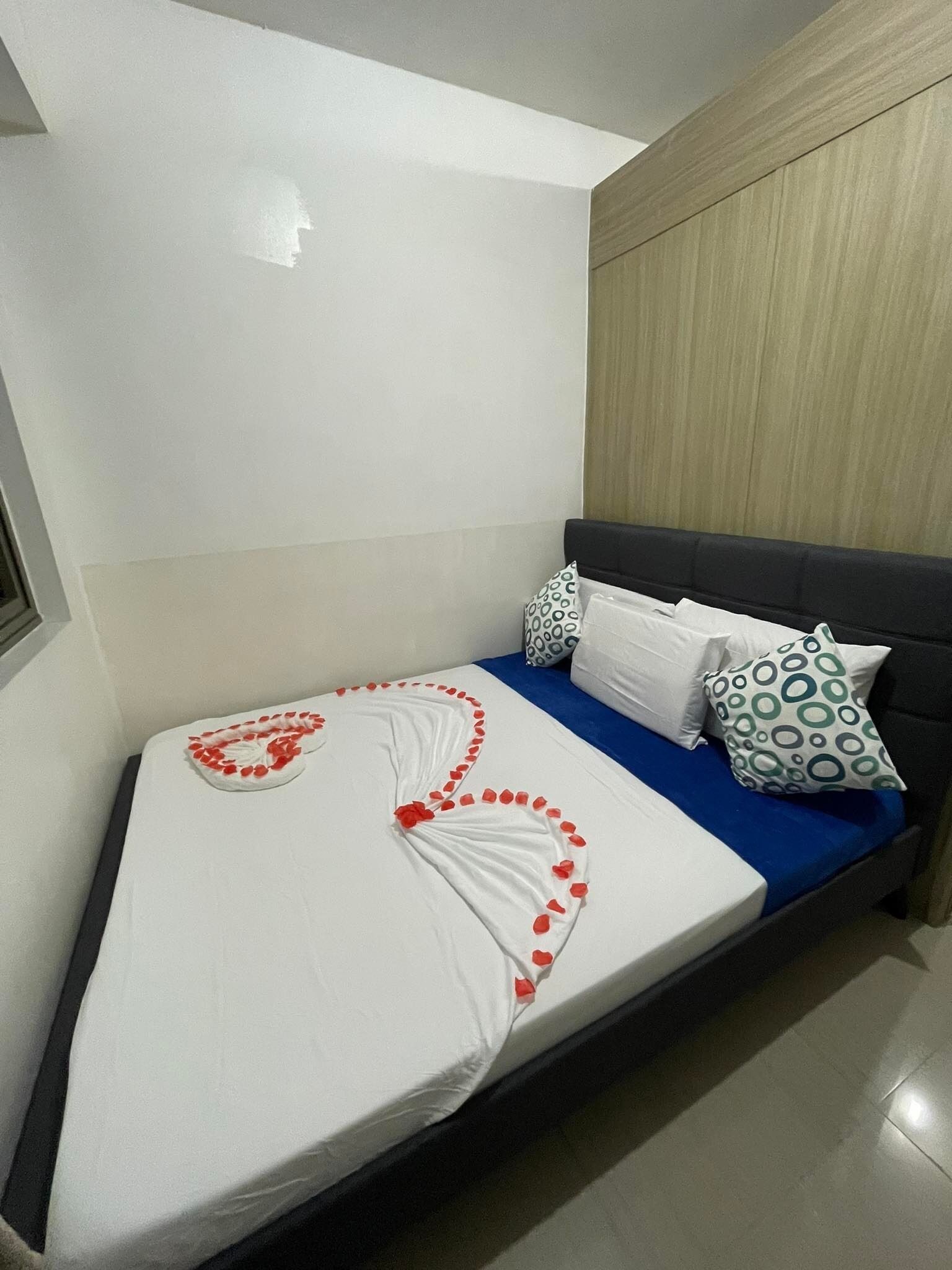 Shore Residences Stays by PBYY 3*