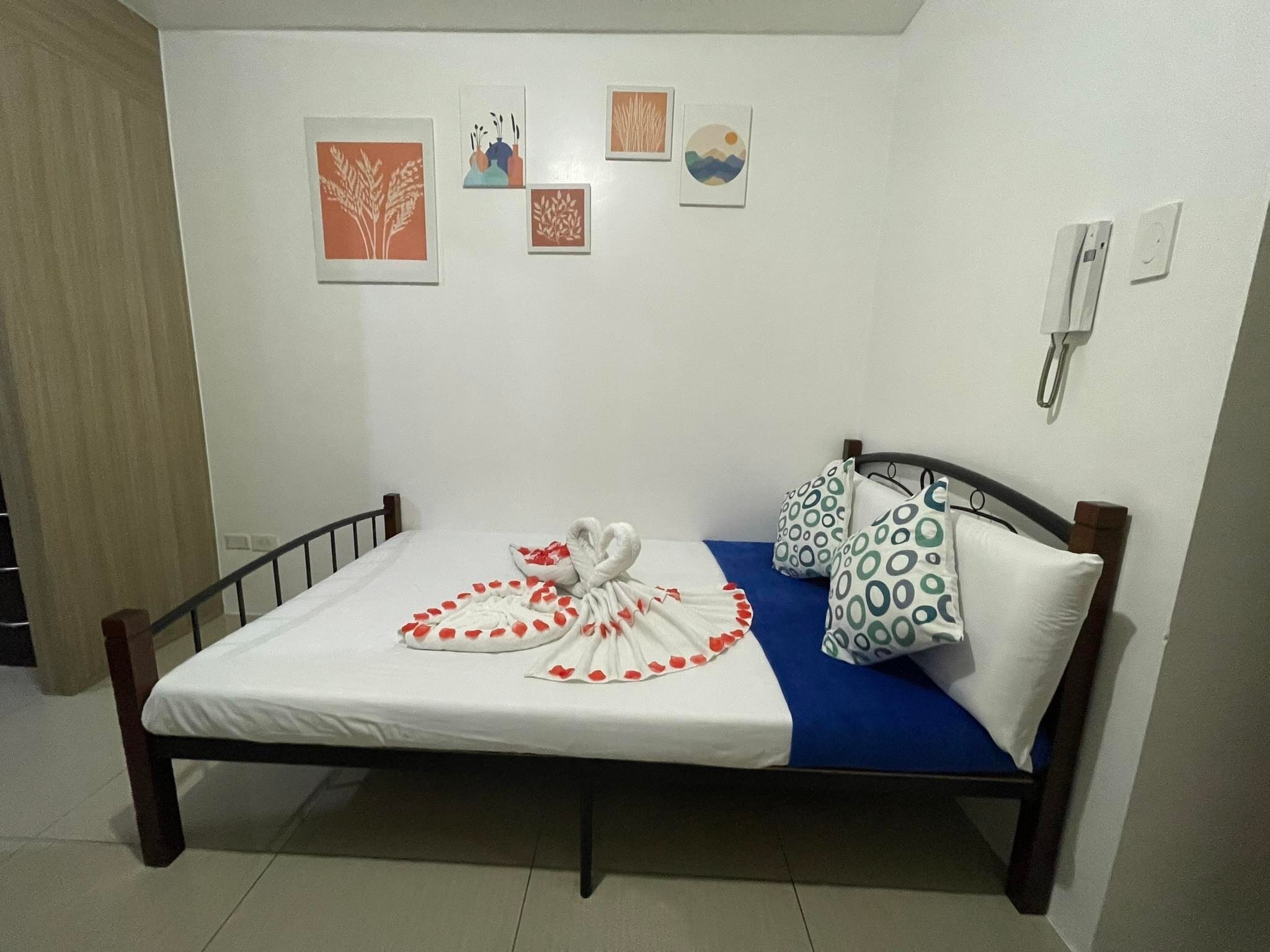 Shore Residences Stays by PBYY 3*