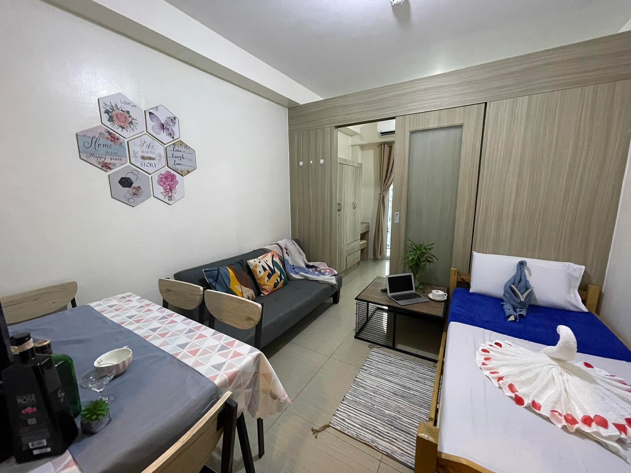 Shore Residences Stays by PBYY 3*