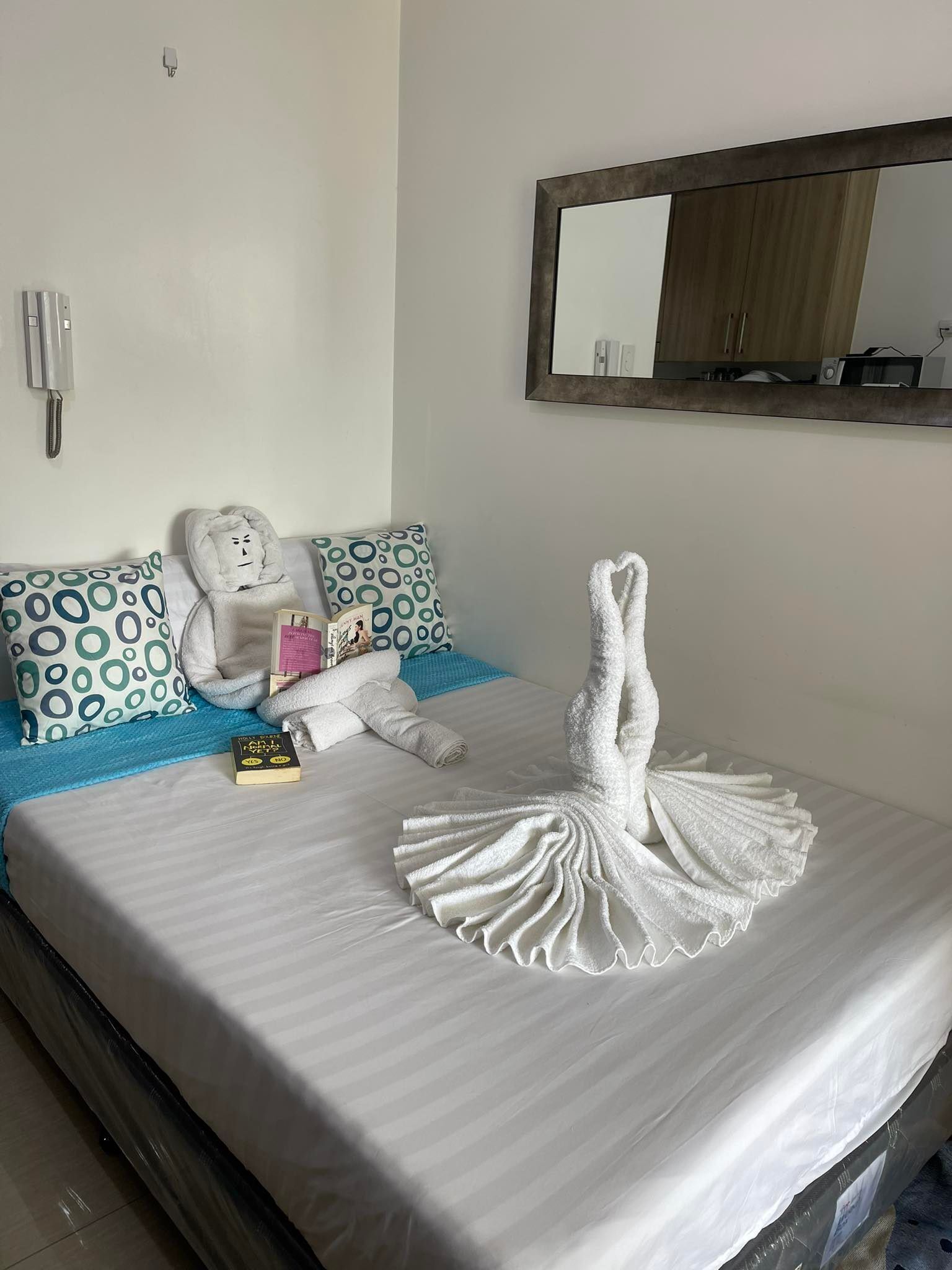 Shore Residences Stays by PBYY 3*