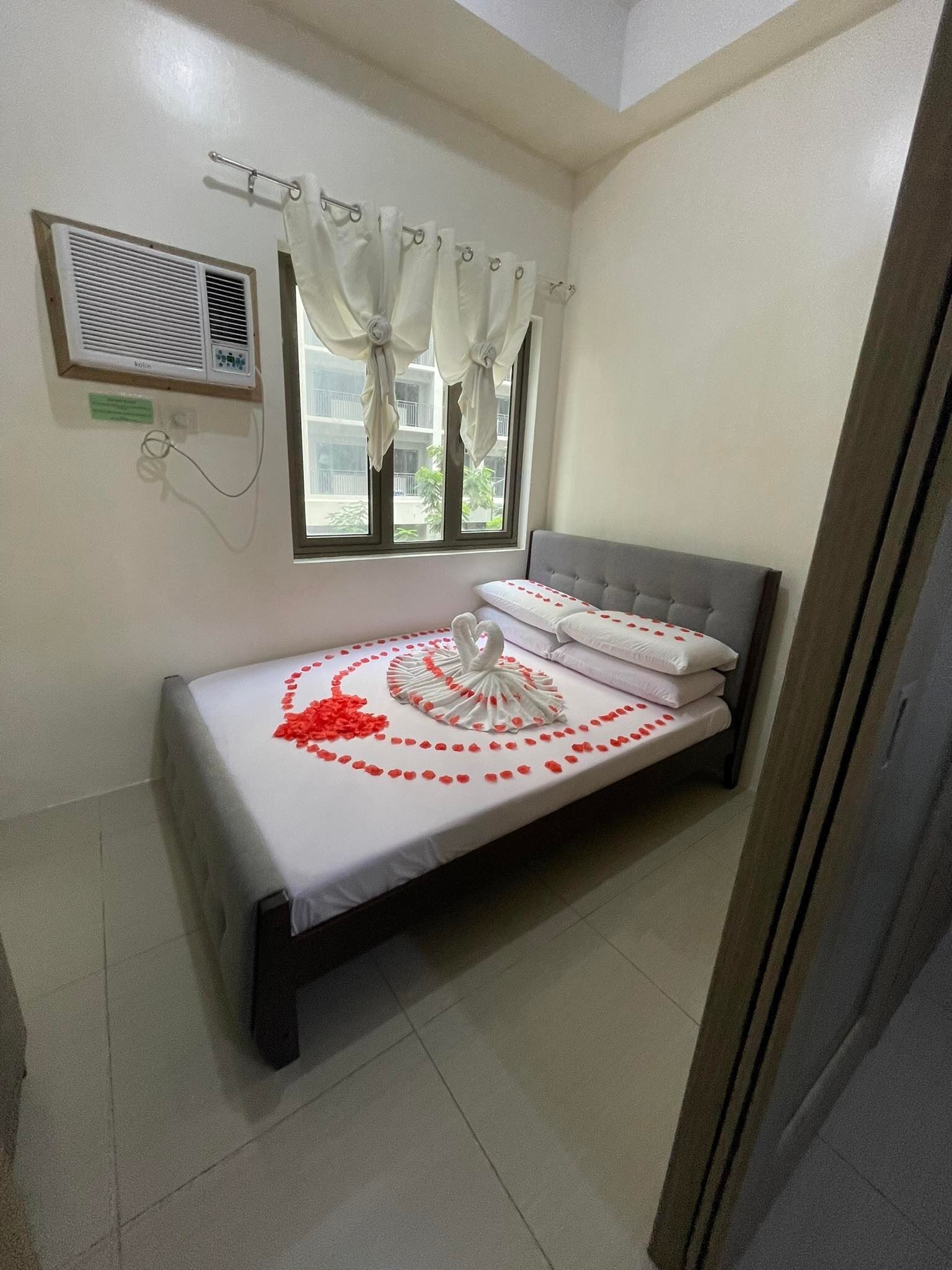 Shore Residences Stays by PBYY 3*
