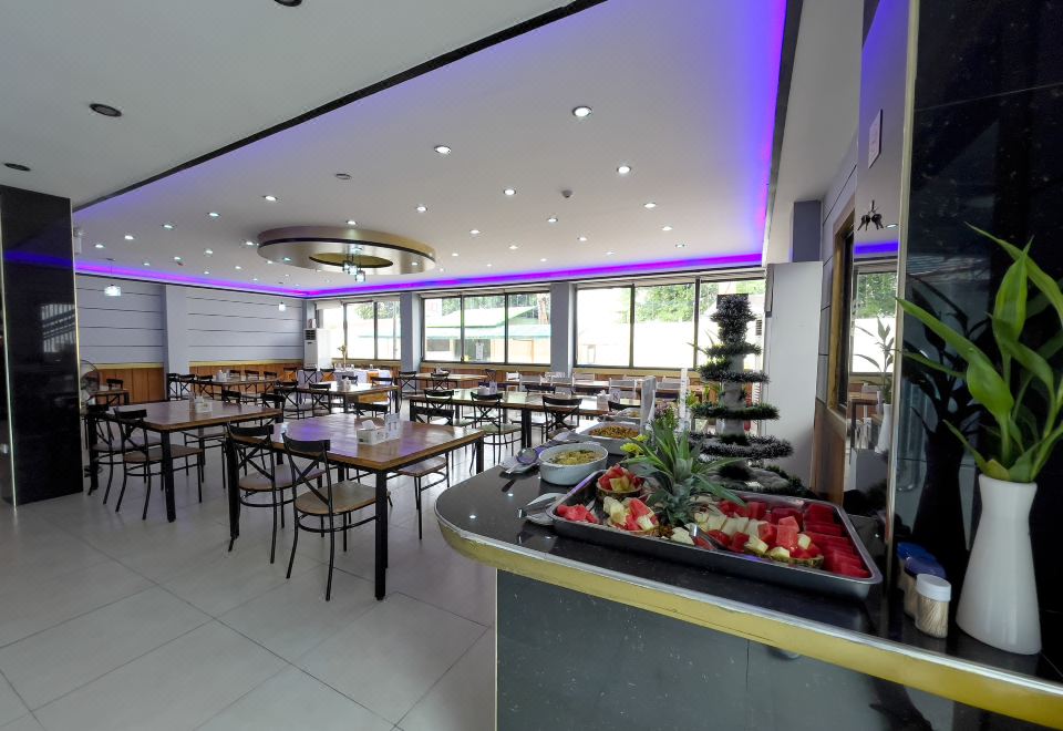 Valentine Hotel Angeles City managed by Cocotel 3*