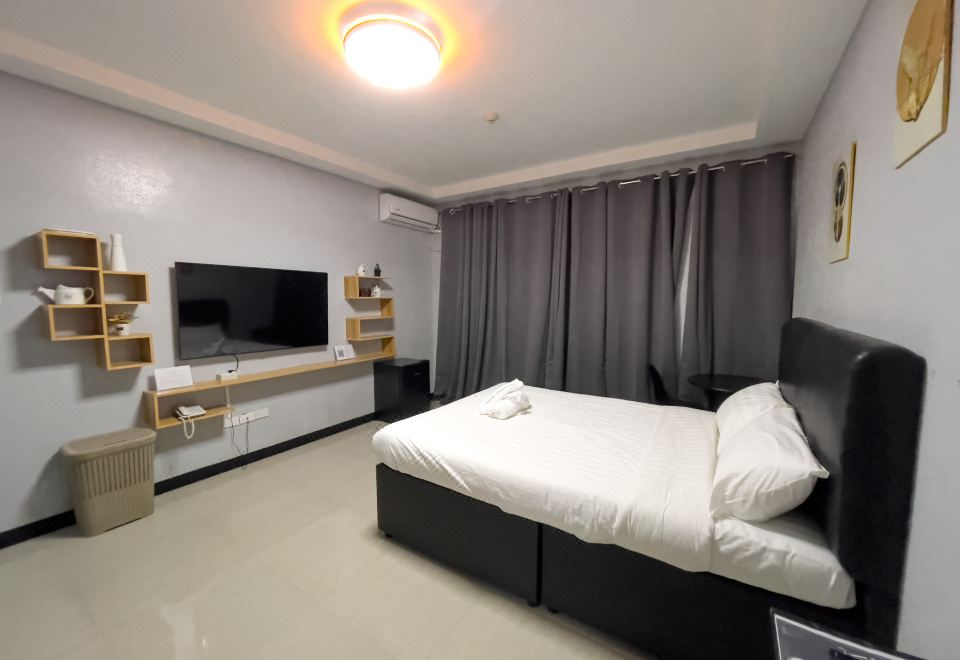 Valentine Hotel Angeles City managed by Cocotel 3*