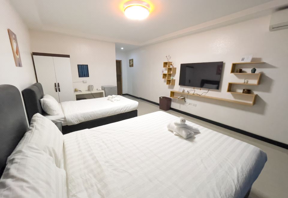 Valentine Hotel Angeles City managed by Cocotel 3*