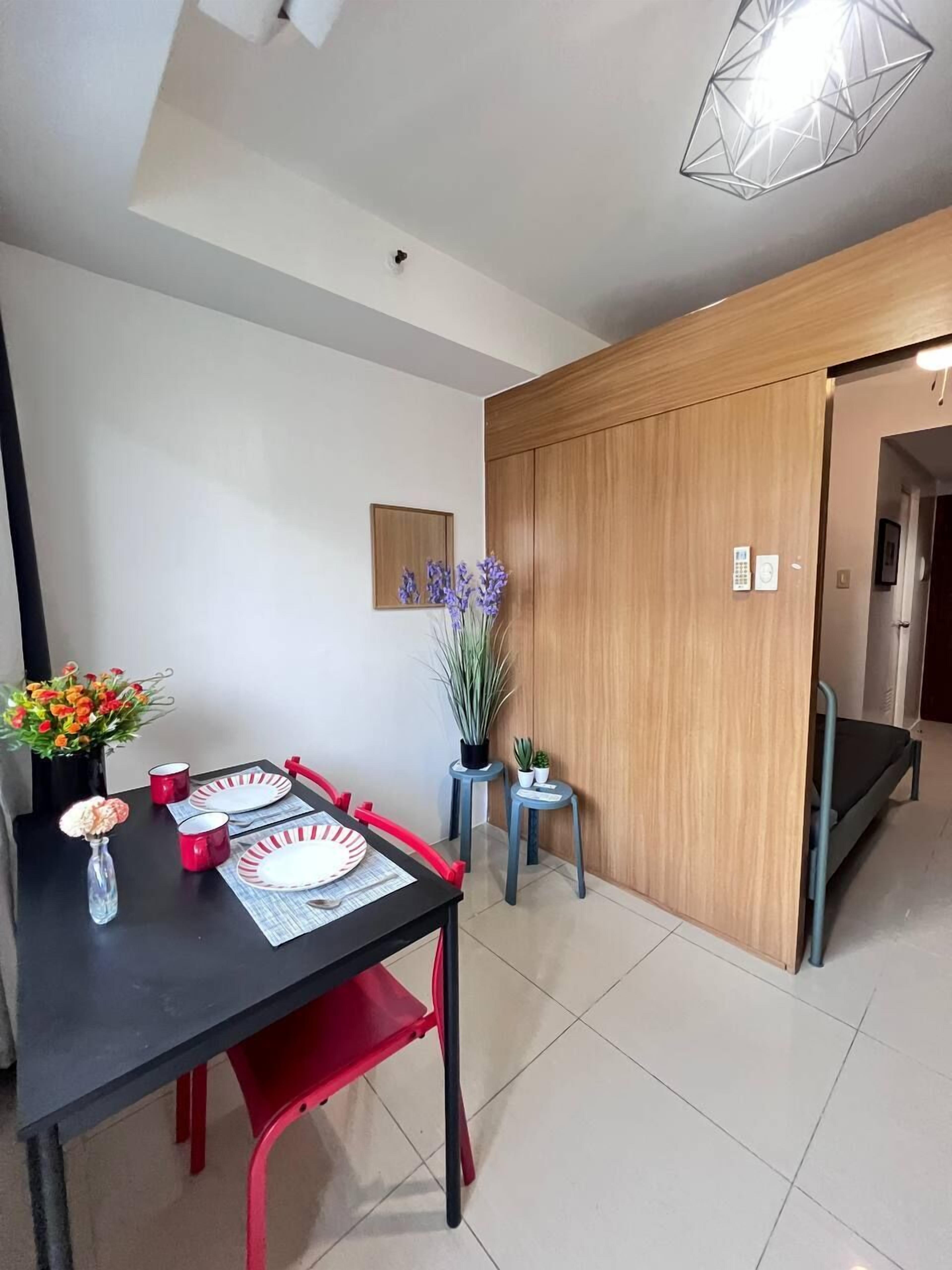 1 BR Shell Residences Facing amenities 2*