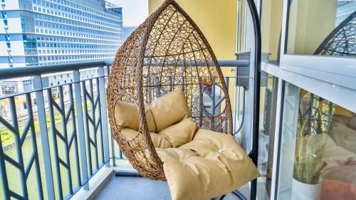 Bayshore Luxe by Prime 2*