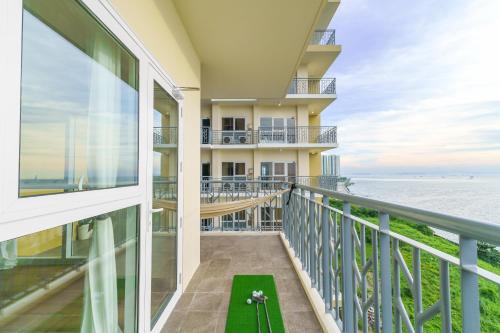 Bayshore Luxe by Prime 2*
