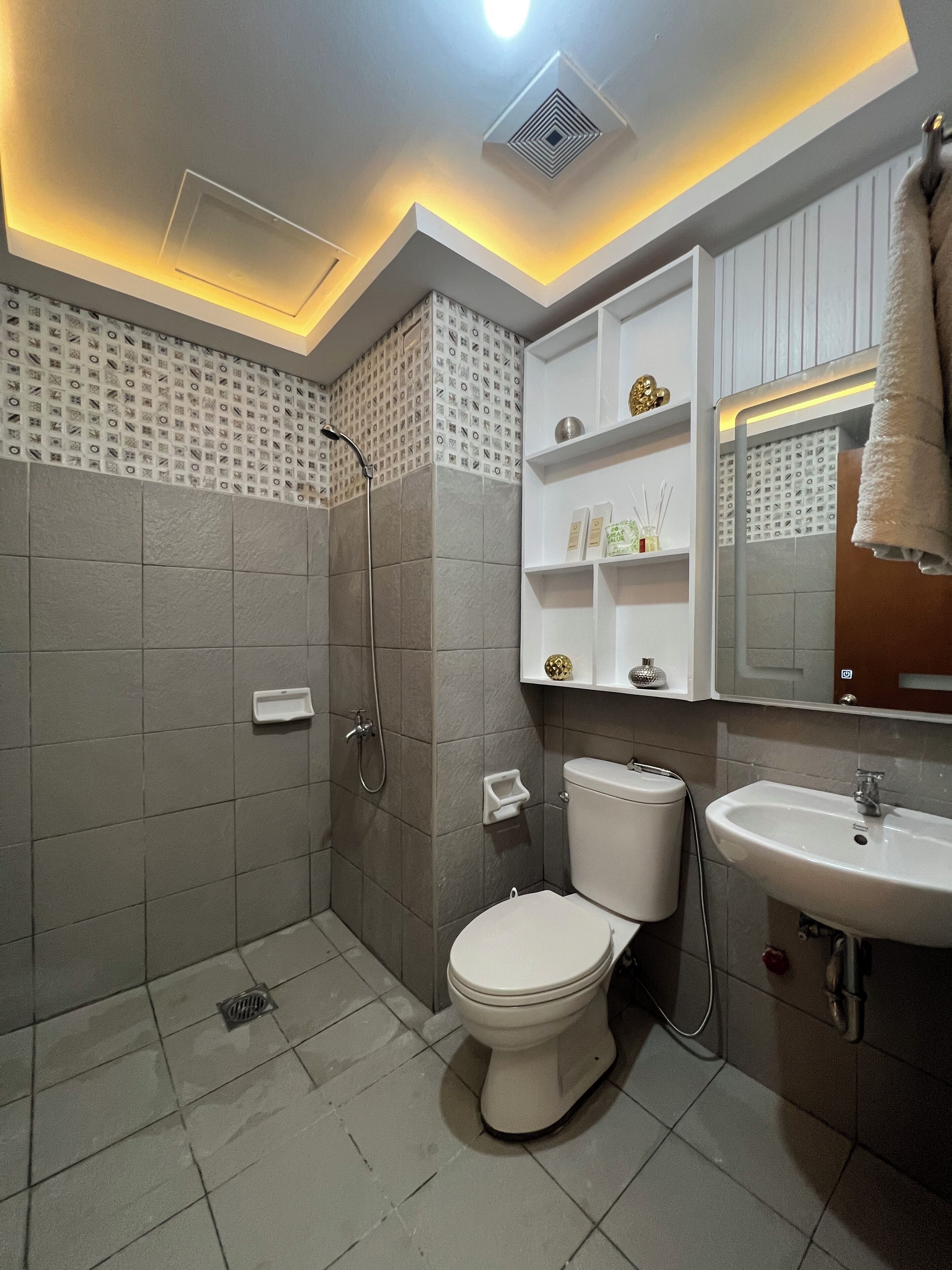 Rinann's Condotel Davao 3*