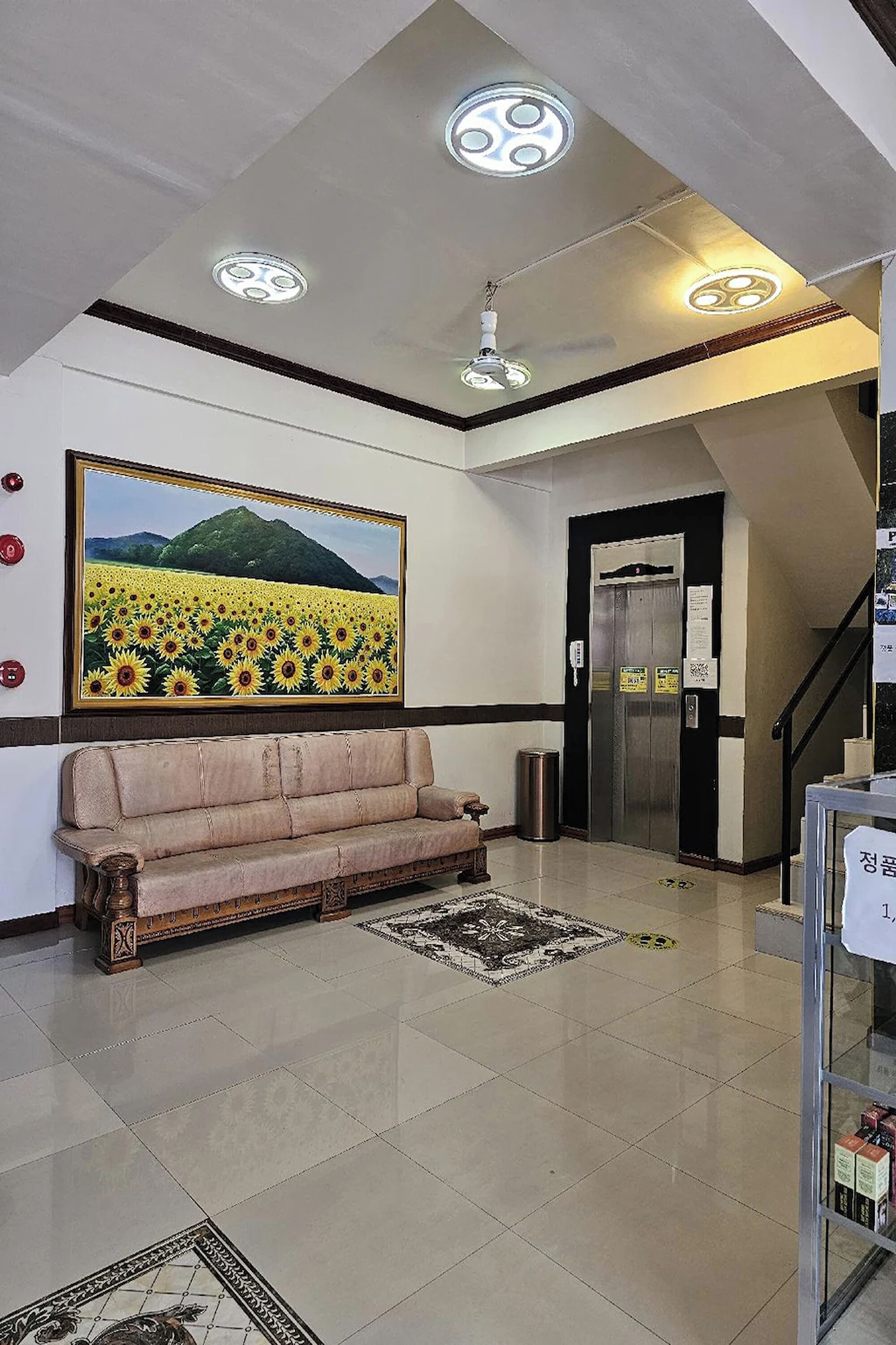 Aimor Condotel near SM City Clark 2*