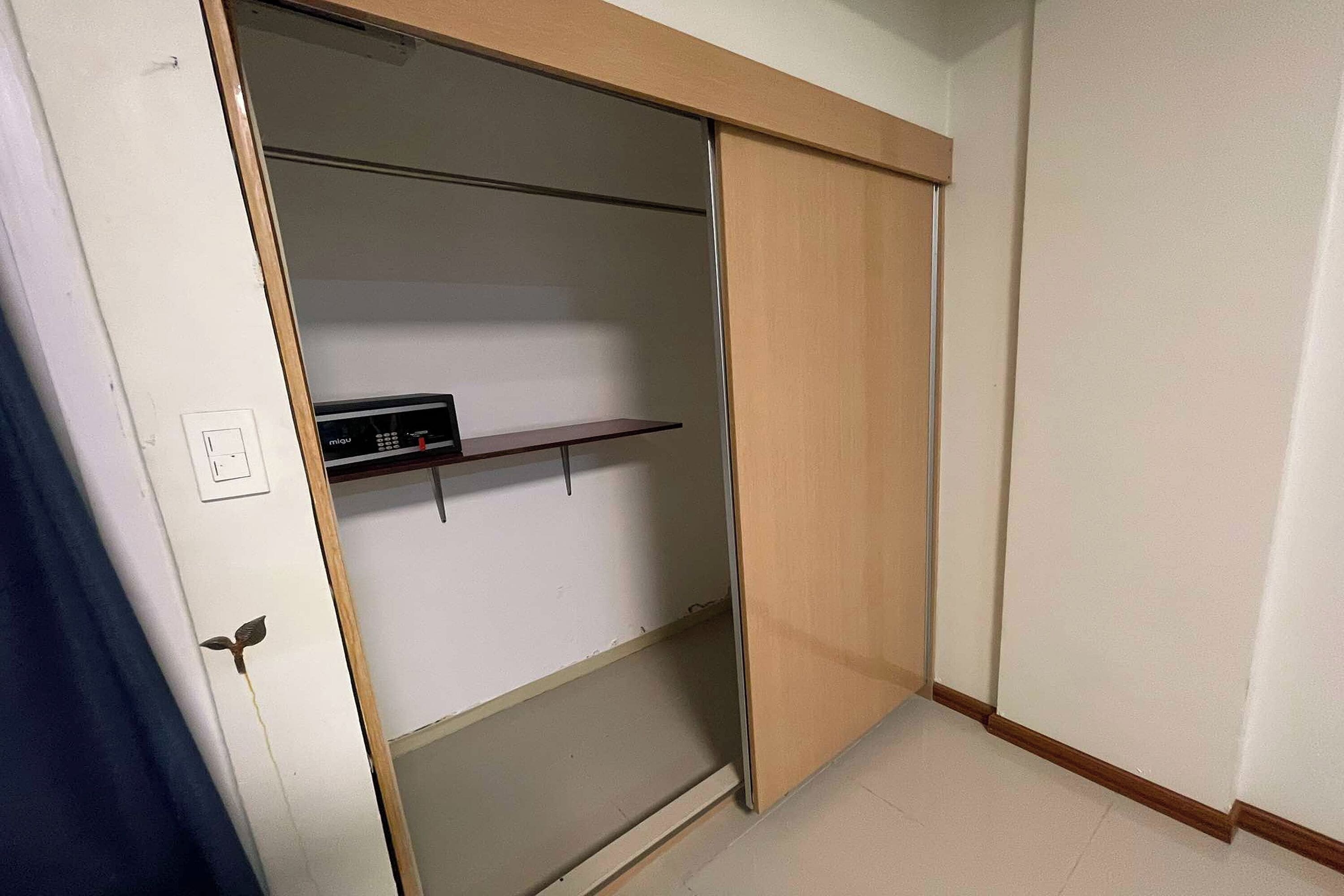 Aimor Condotel near SM City Clark 2*