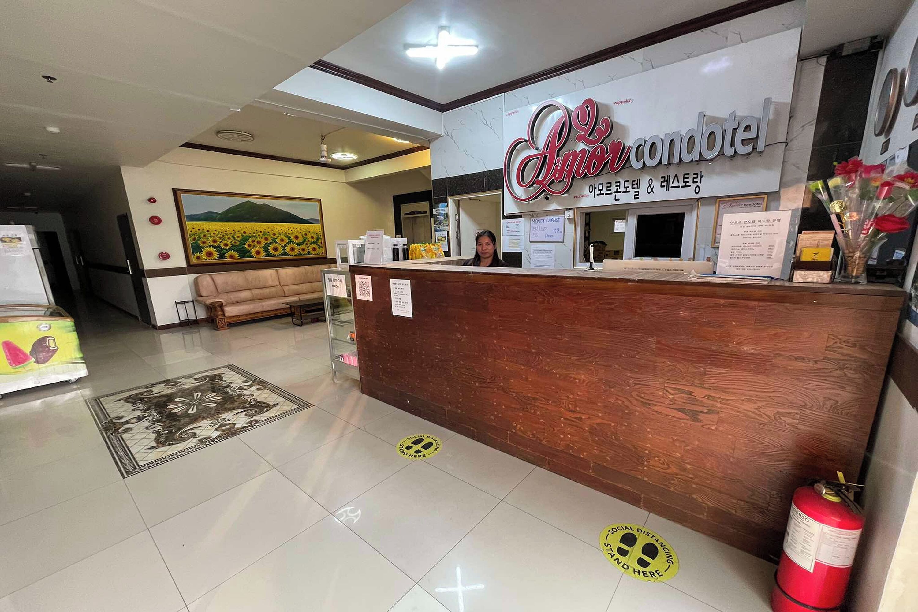 Aimor Condotel near SM City Clark 2*