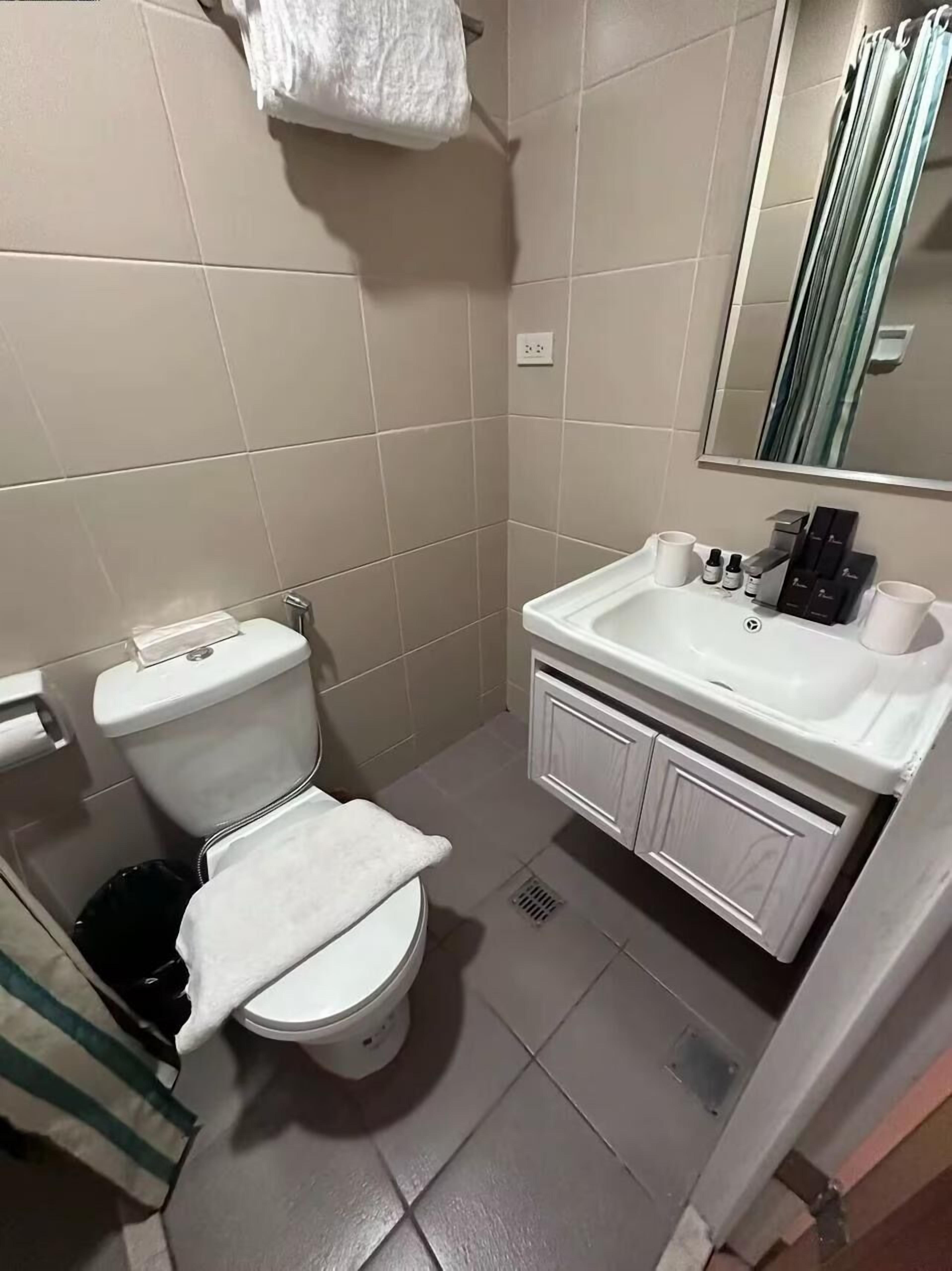 I Suites Hotel Malate 2*