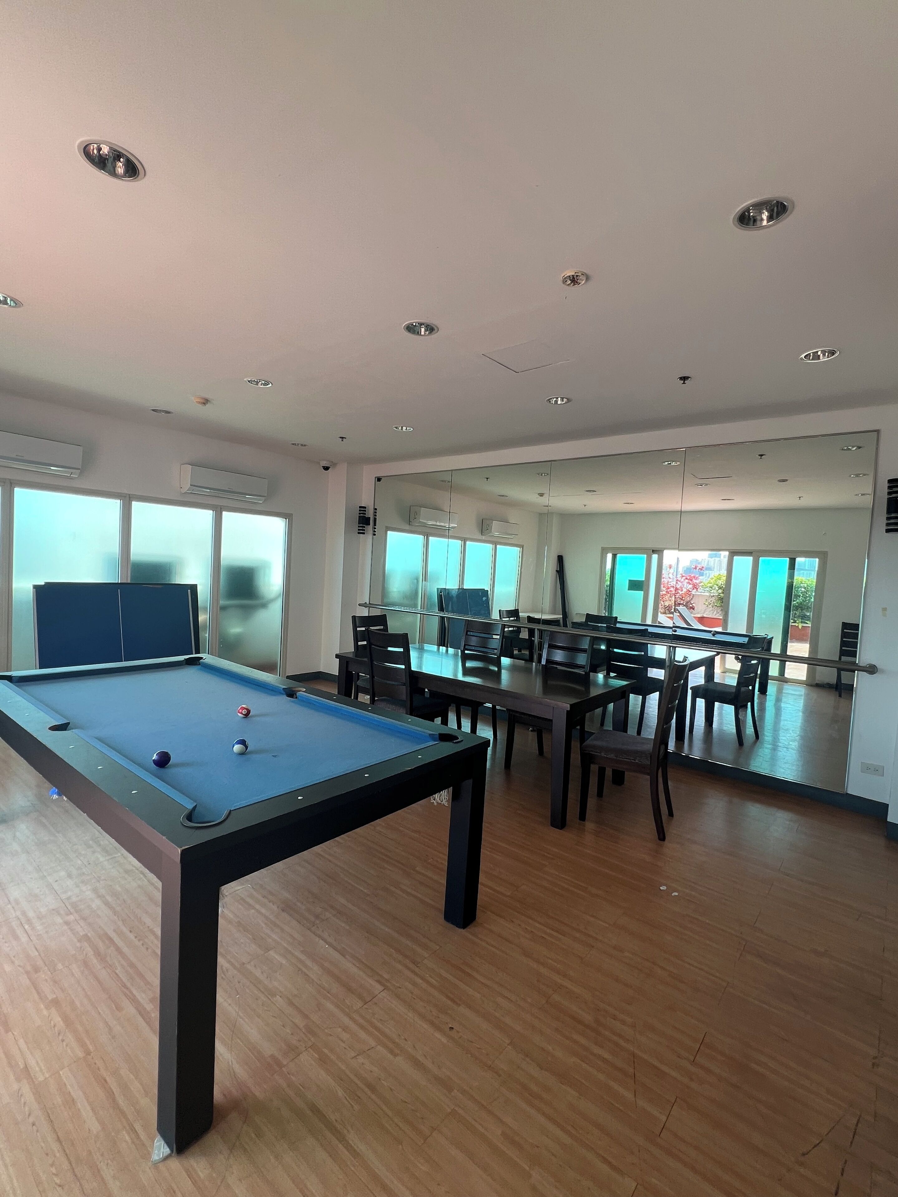 I Suites Hotel Malate 2*