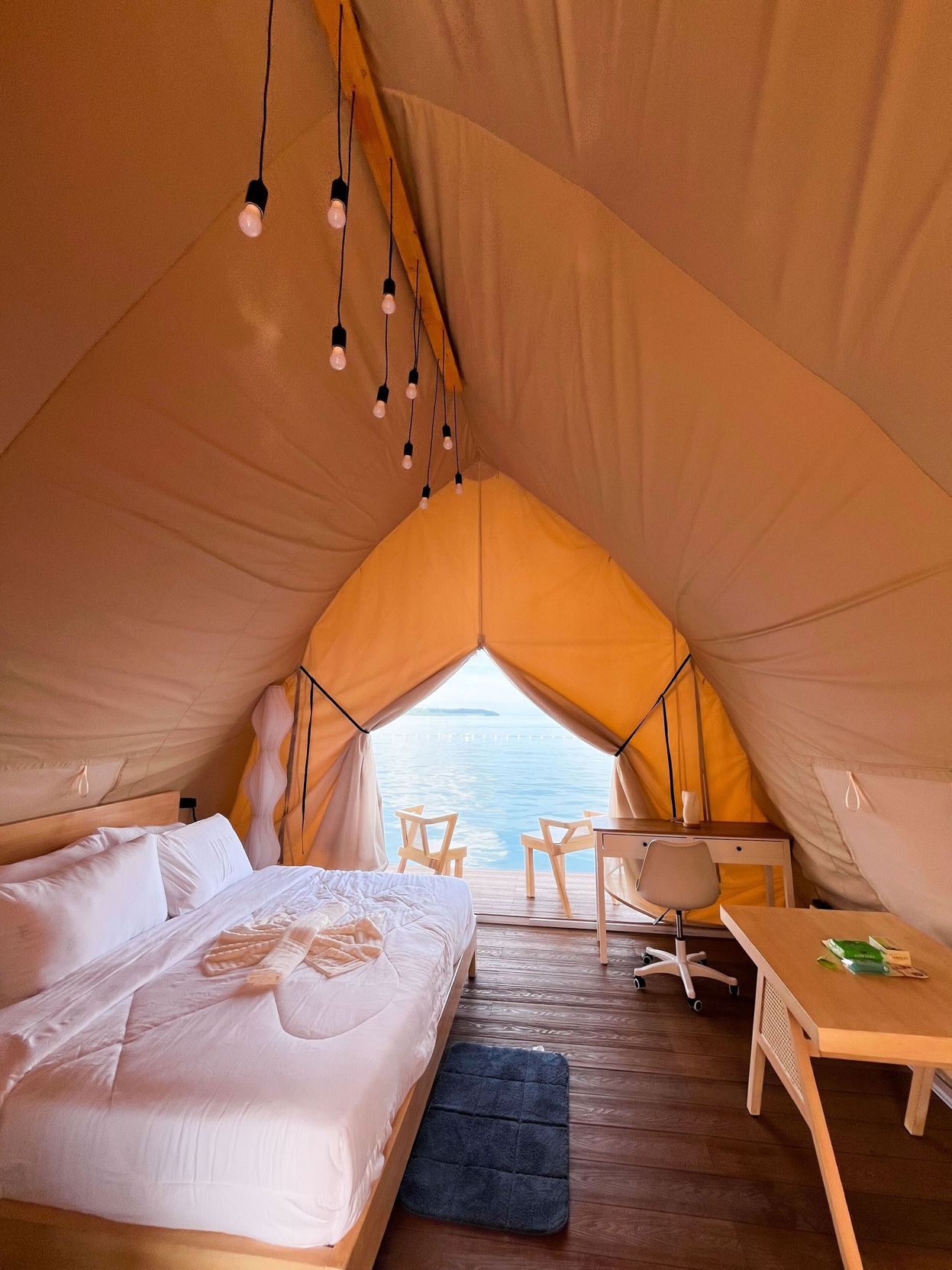 Floating Home in Reef Resort Unit 9 2*