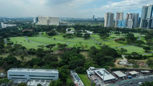 Novel Hotel Manila 4*