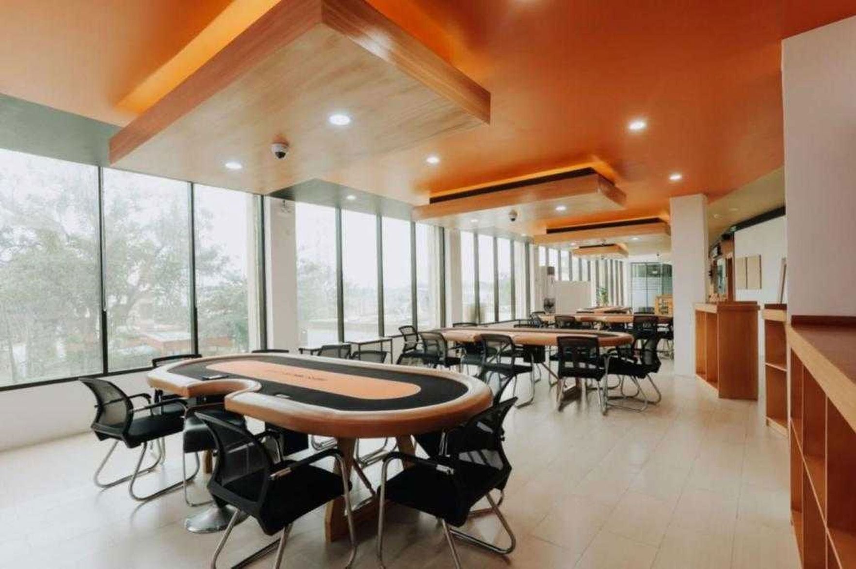 Dancenter Boss Hotel Near Clark International Airport 2*