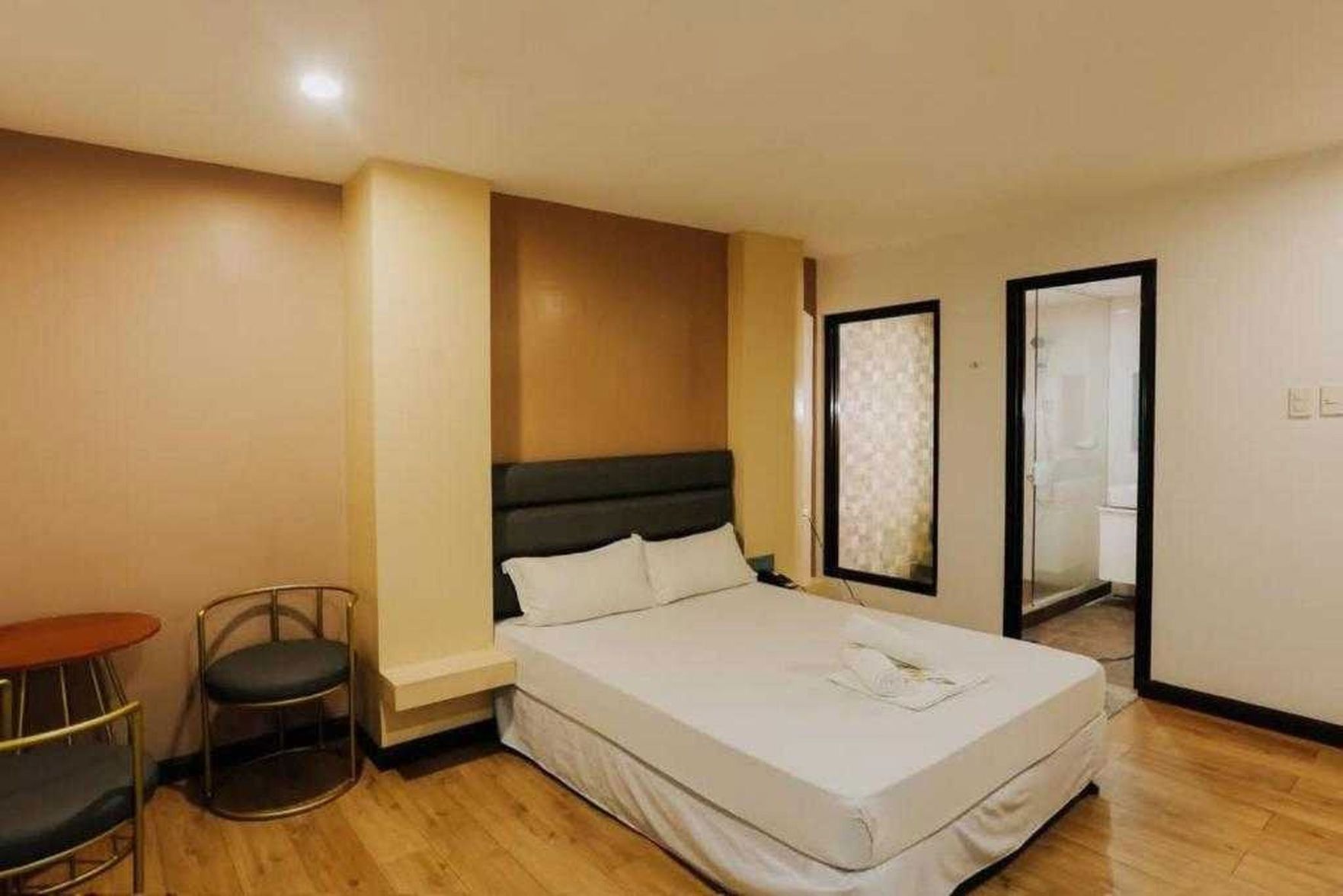 Dancenter Boss Hotel Near Clark International Airport 2*