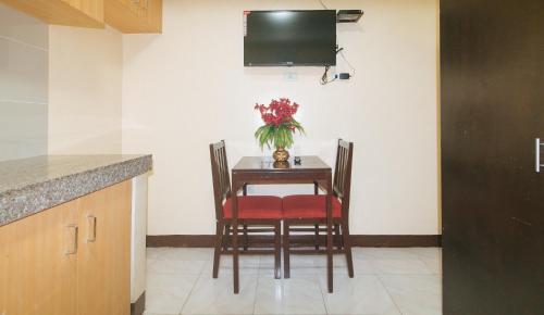 J and T Jamich Suites by RedDoorz 2*